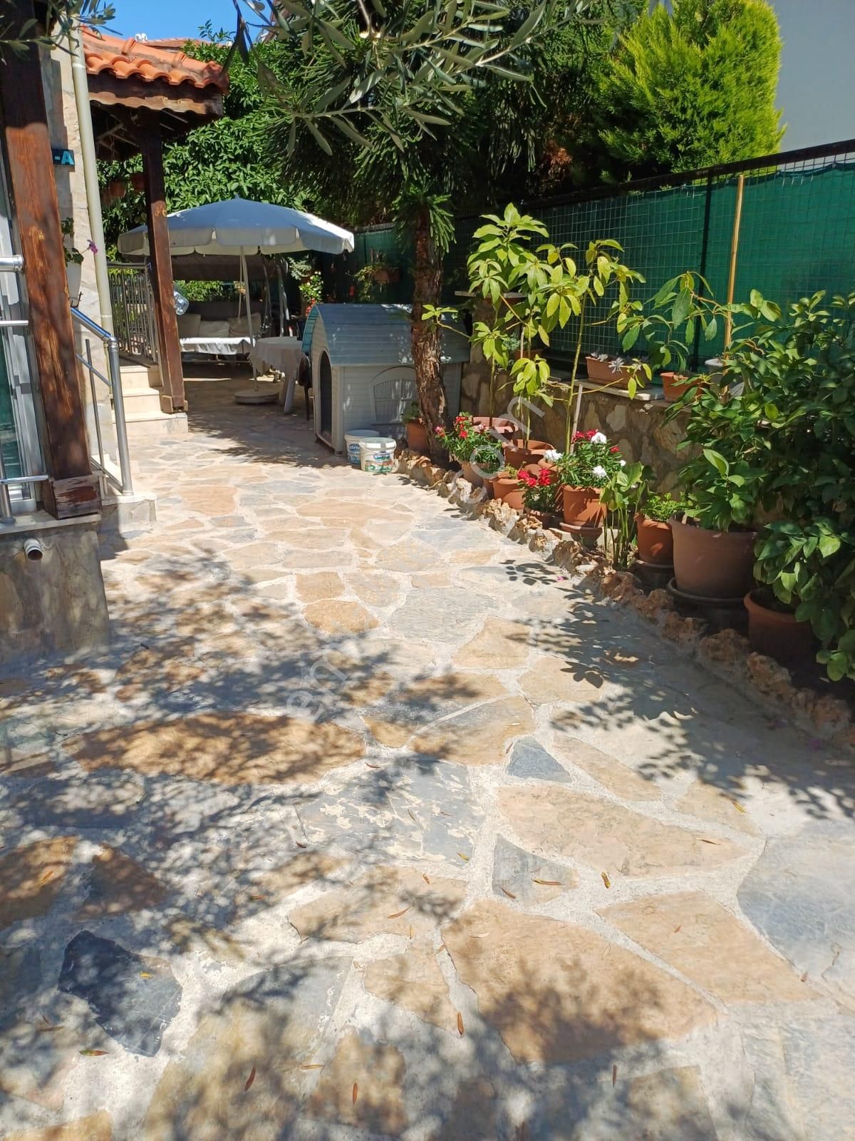 Stoptan Yerguzlar Caddesine 100m. Mesafede 3+1 Tripleks Villa - Görsel 17