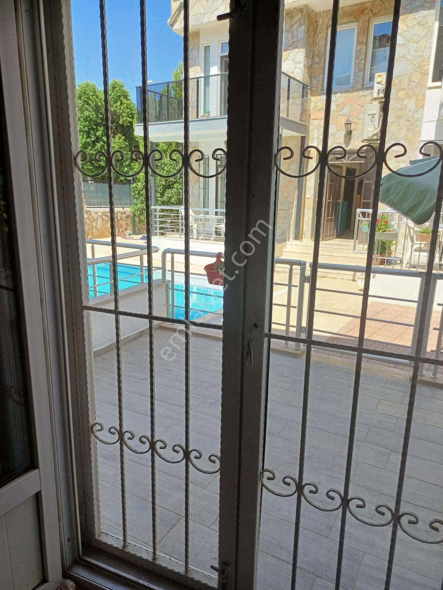 Stoptan Yerguzlar Caddesine 100m. Mesafede 3+1 Tripleks Villa - Görsel 34