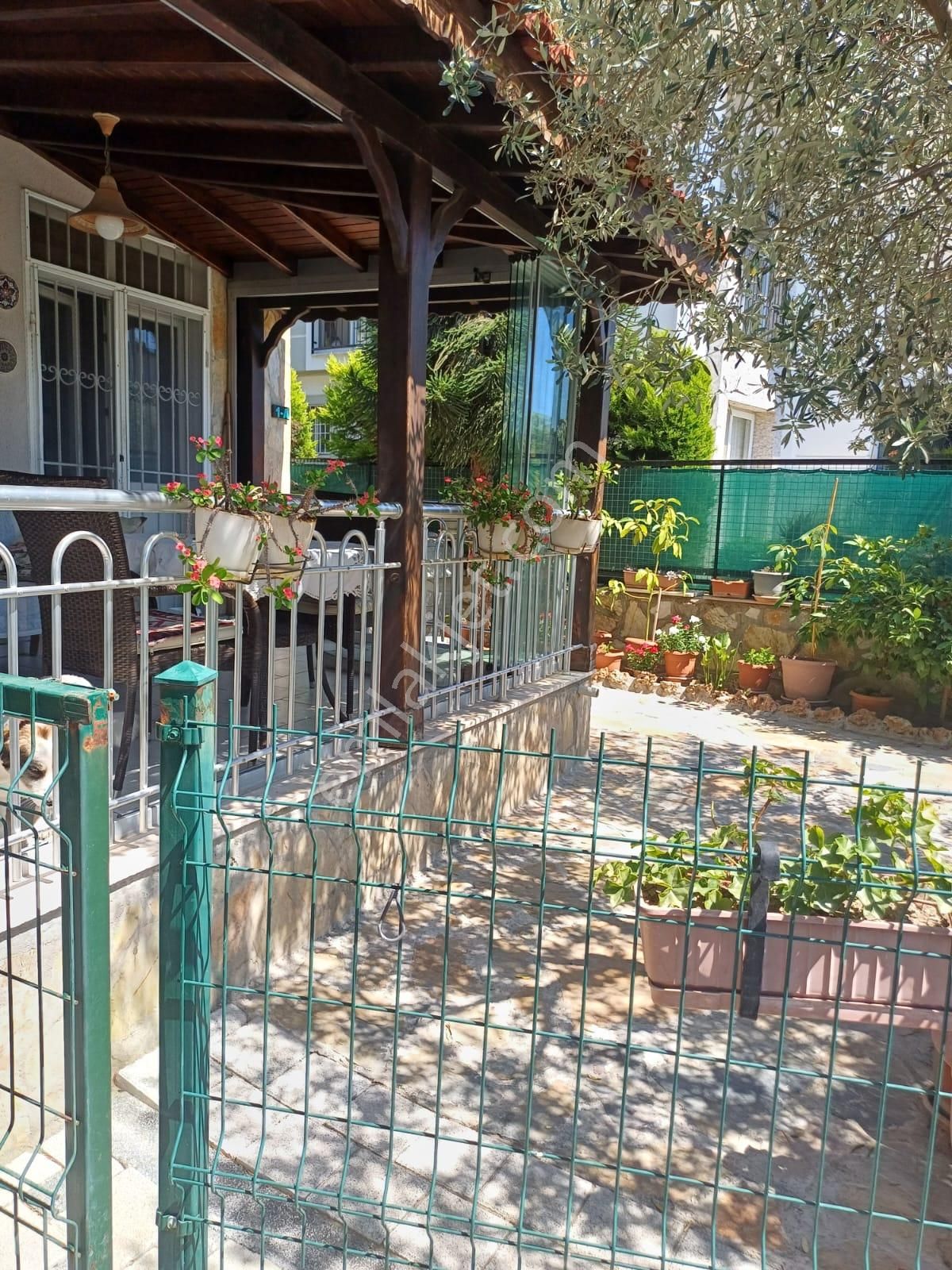 Stoptan Yerguzlar Caddesine 100m. Mesafede 3+1 Tripleks Villa - Görsel 15