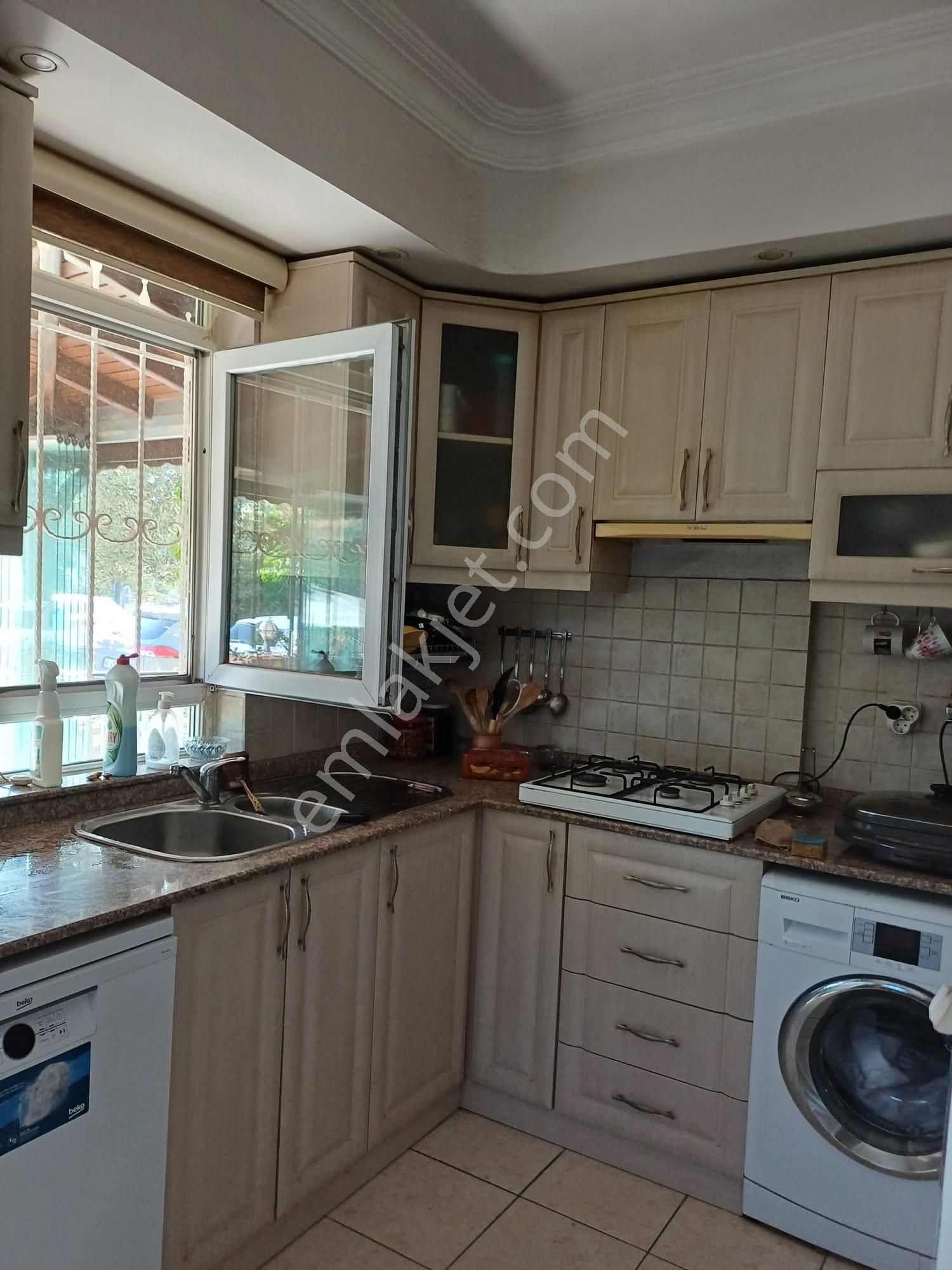 Stoptan Yerguzlar Caddesine 100m. Mesafede 3+1 Tripleks Villa - Görsel 29