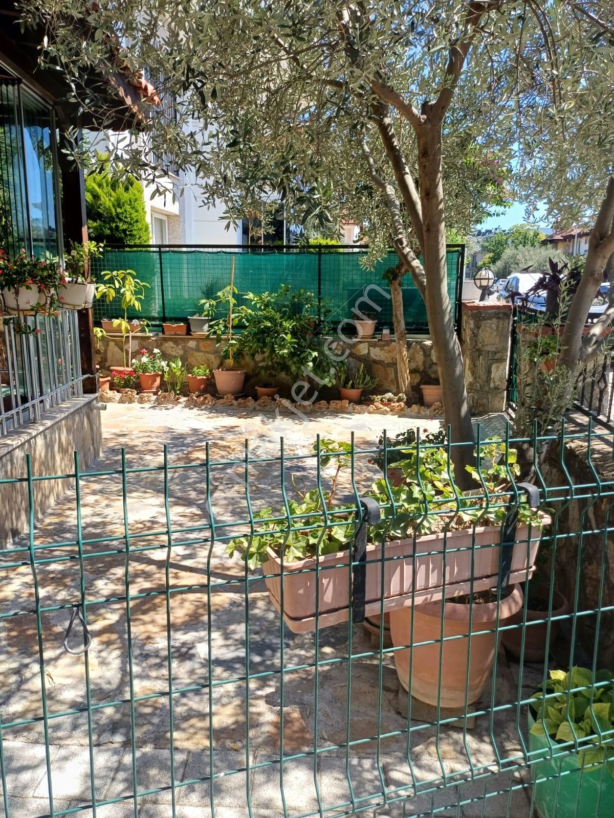 Stoptan Yerguzlar Caddesine 100m. Mesafede 3+1 Tripleks Villa - Görsel 19