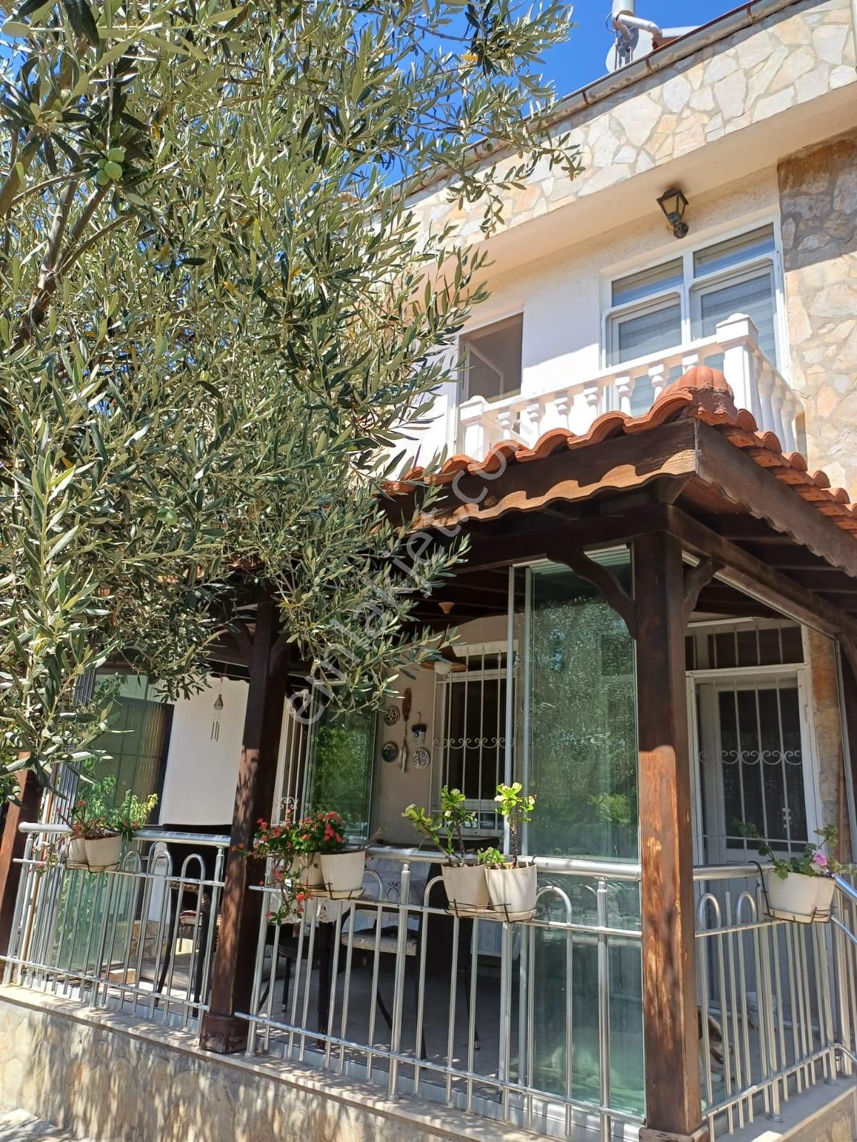 Stoptan Yerguzlar Caddesine 100m. Mesafede 3+1 Tripleks Villa - Görsel 14