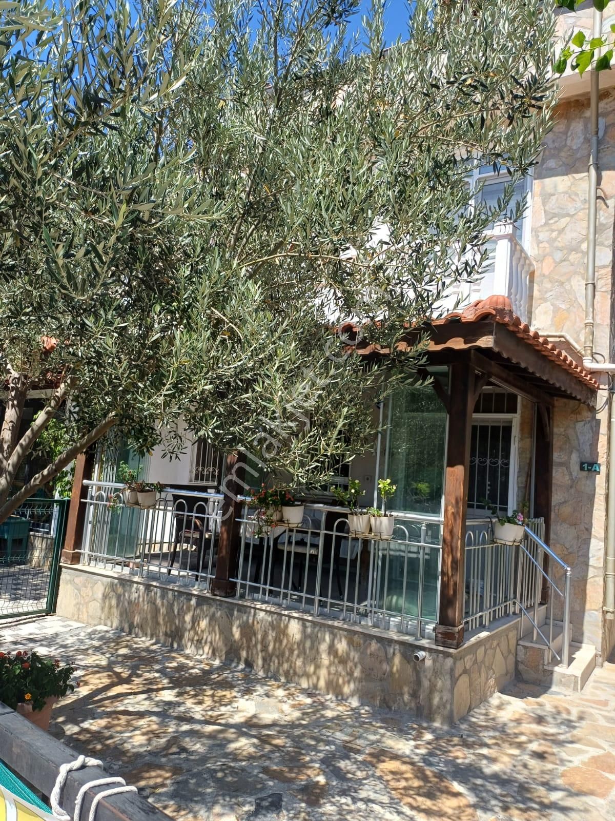 Stoptan Yerguzlar Caddesine 100m. Mesafede 3+1 Tripleks Villa - Görsel 12