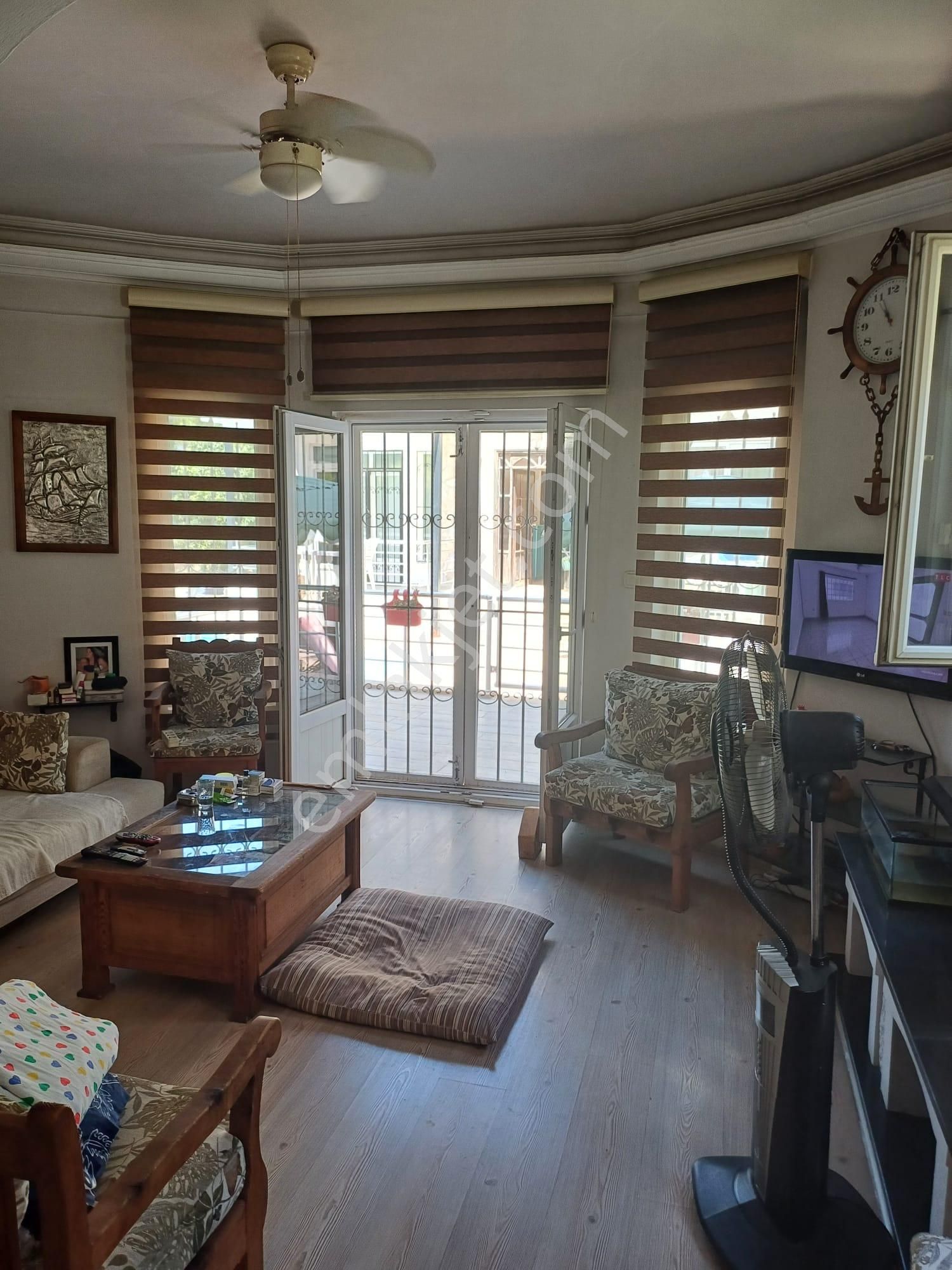 Stoptan Yerguzlar Caddesine 100m. Mesafede 3+1 Tripleks Villa - Görsel 28