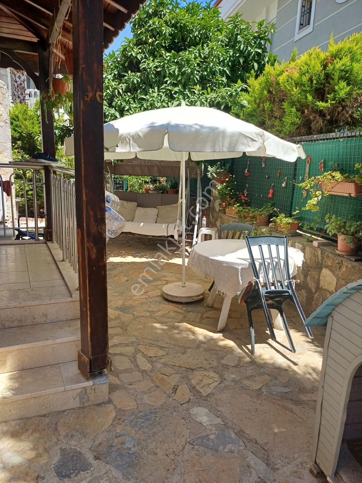 Stoptan Yerguzlar Caddesine 100m. Mesafede 3+1 Tripleks Villa - Görsel 24