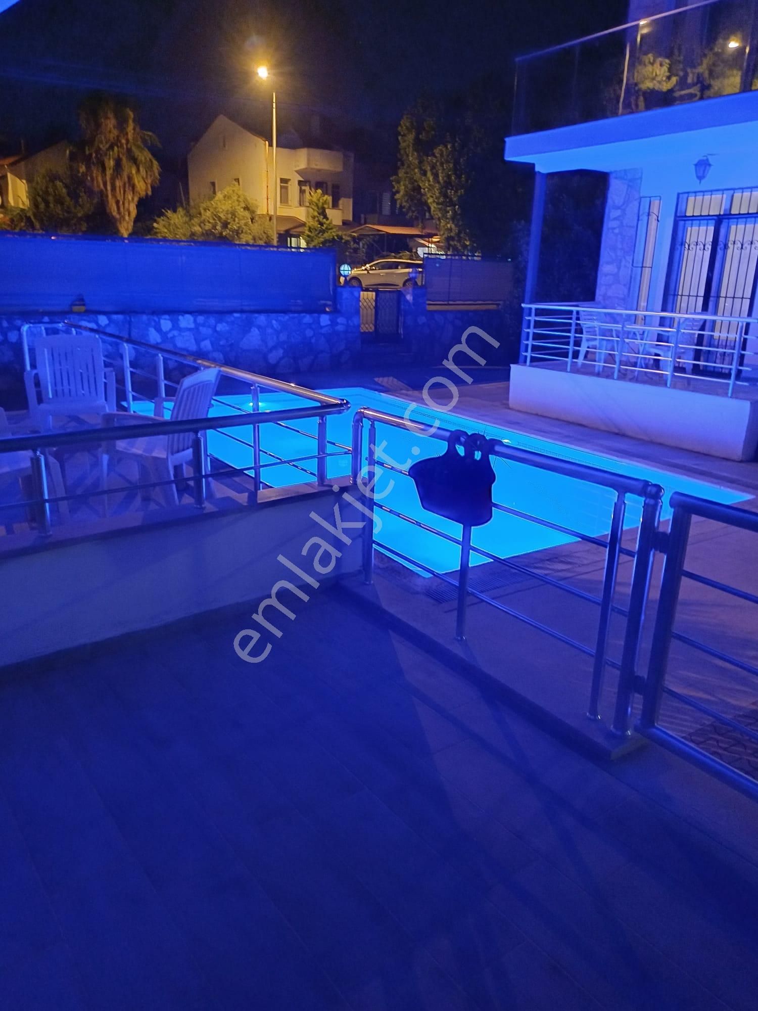 Stoptan Yerguzlar Caddesine 100m. Mesafede 3+1 Tripleks Villa - Görsel 5