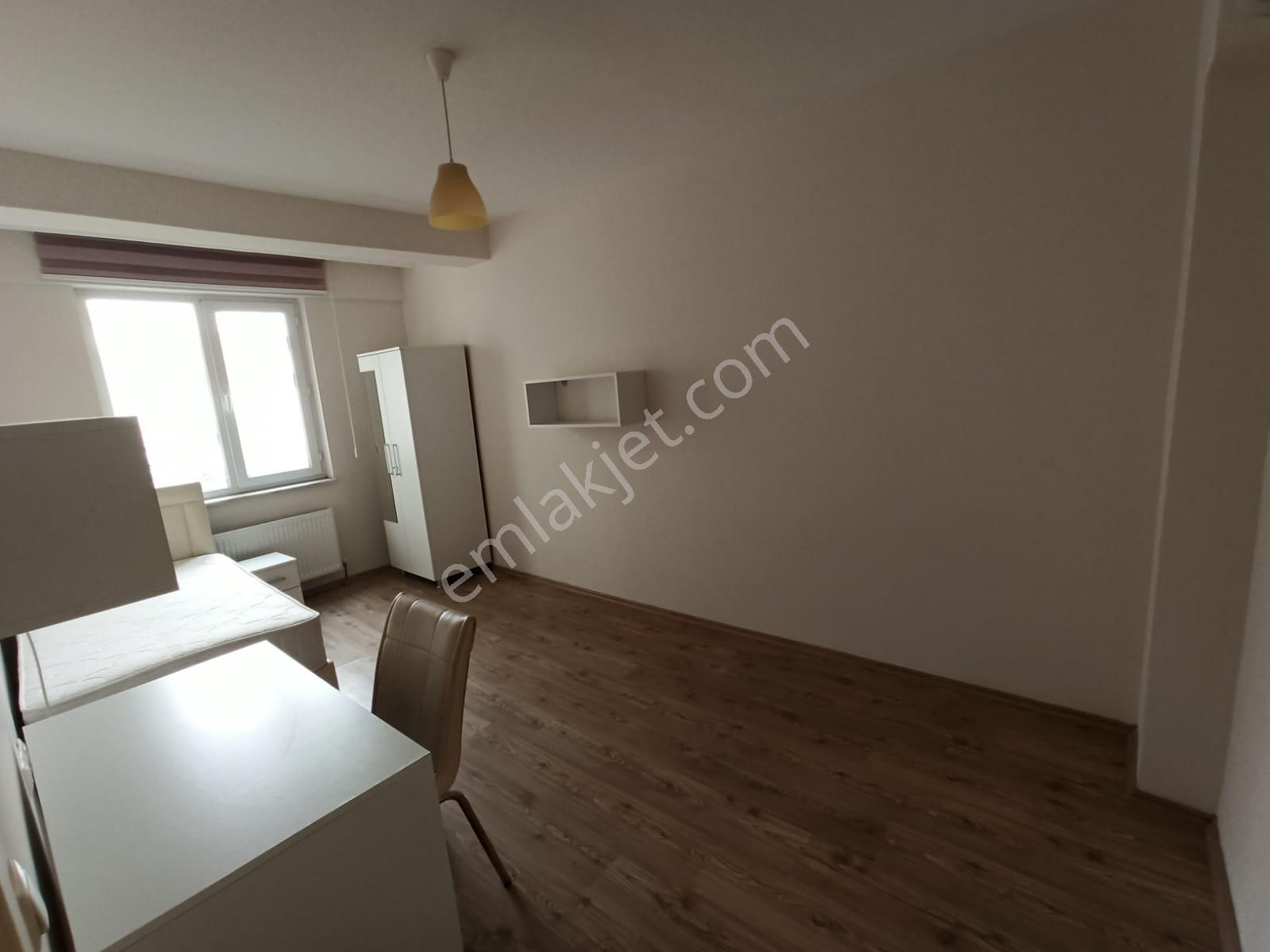 Akademi'den Espark Karşısı Ara Kat Eşyalı Kiralık 1+1