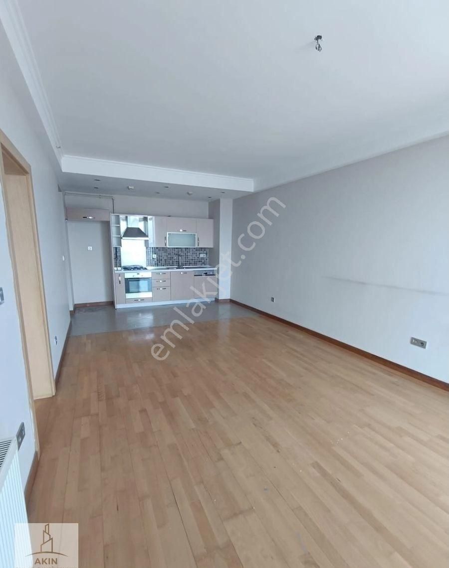 Küçükçekmece Divan Residence Satılık Eşyalı Balkonlu 1+1 Daire - Görsel 8