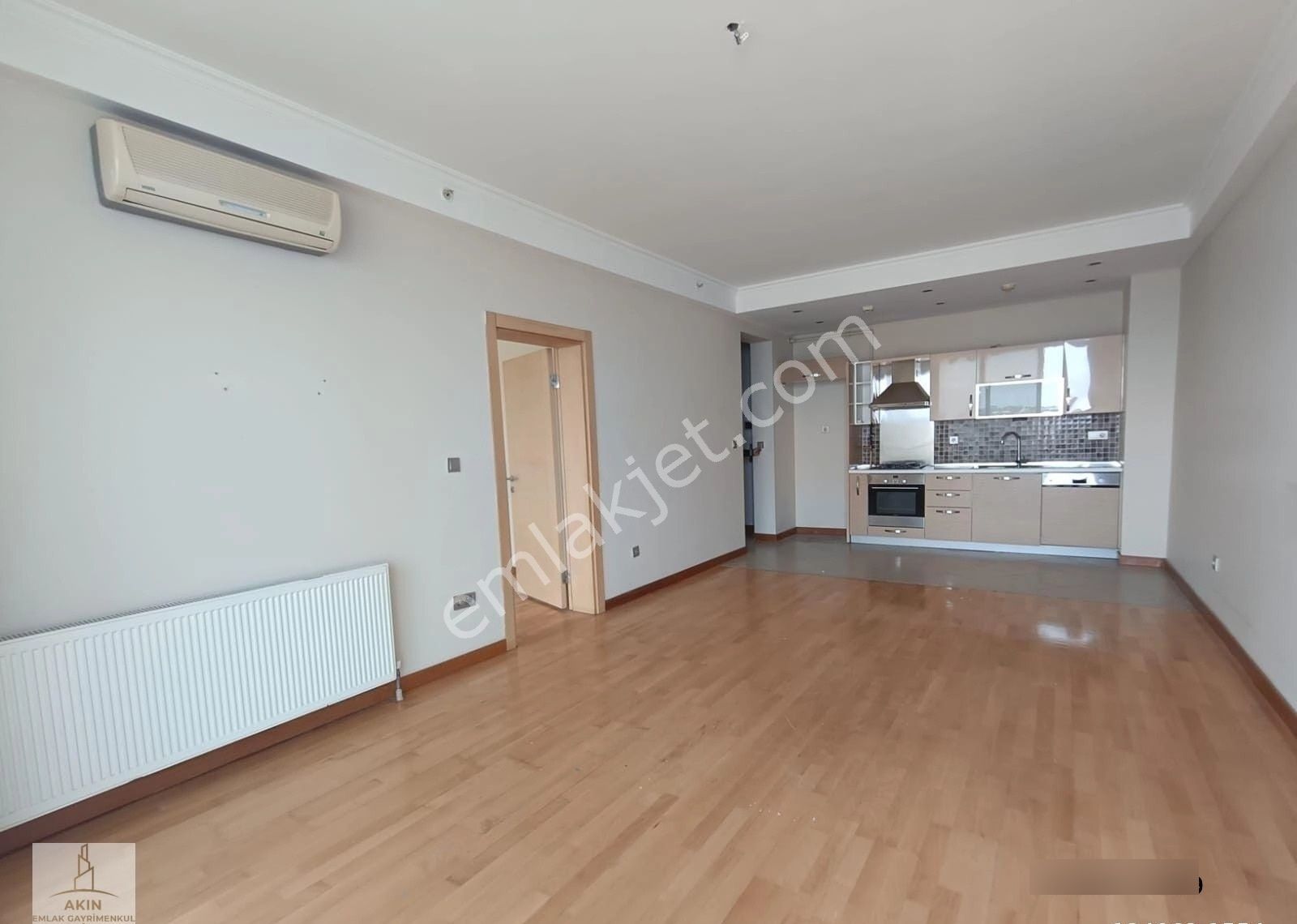 Küçükçekmece Divan Residence Satılık Eşyalı Balkonlu 1+1 Daire
