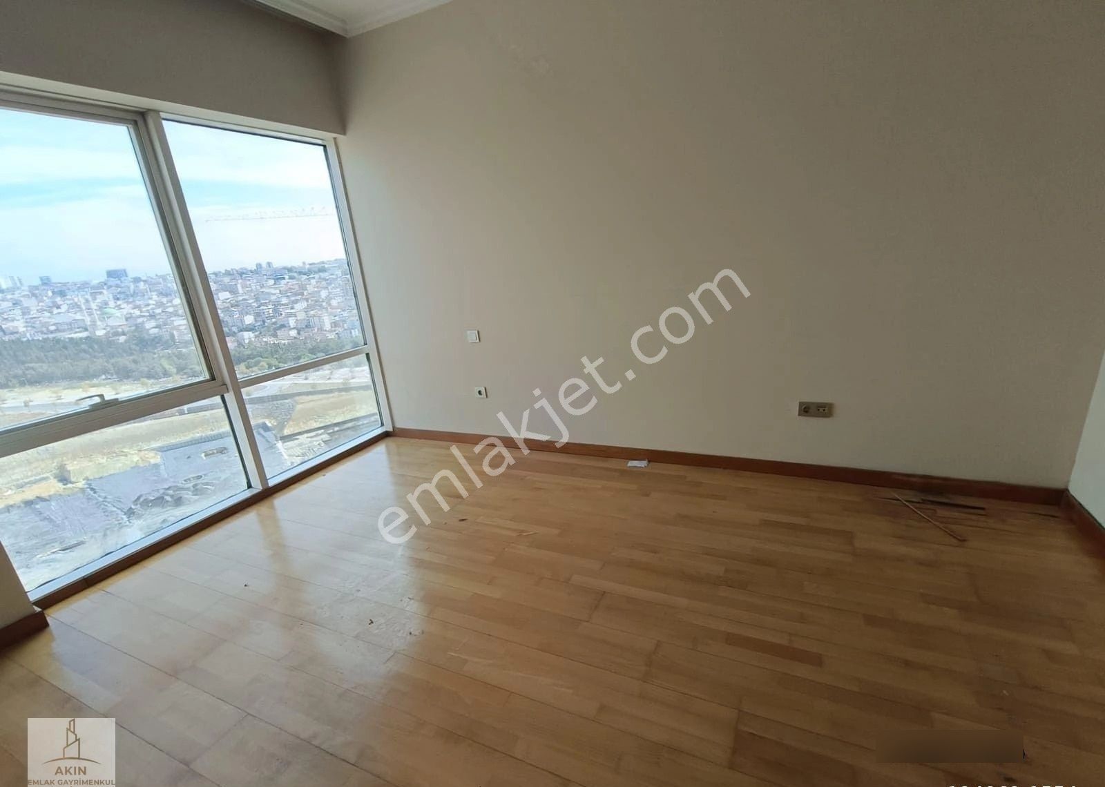 Küçükçekmece Divan Residence Satılık Eşyalı Balkonlu 1+1 Daire - Görsel 10
