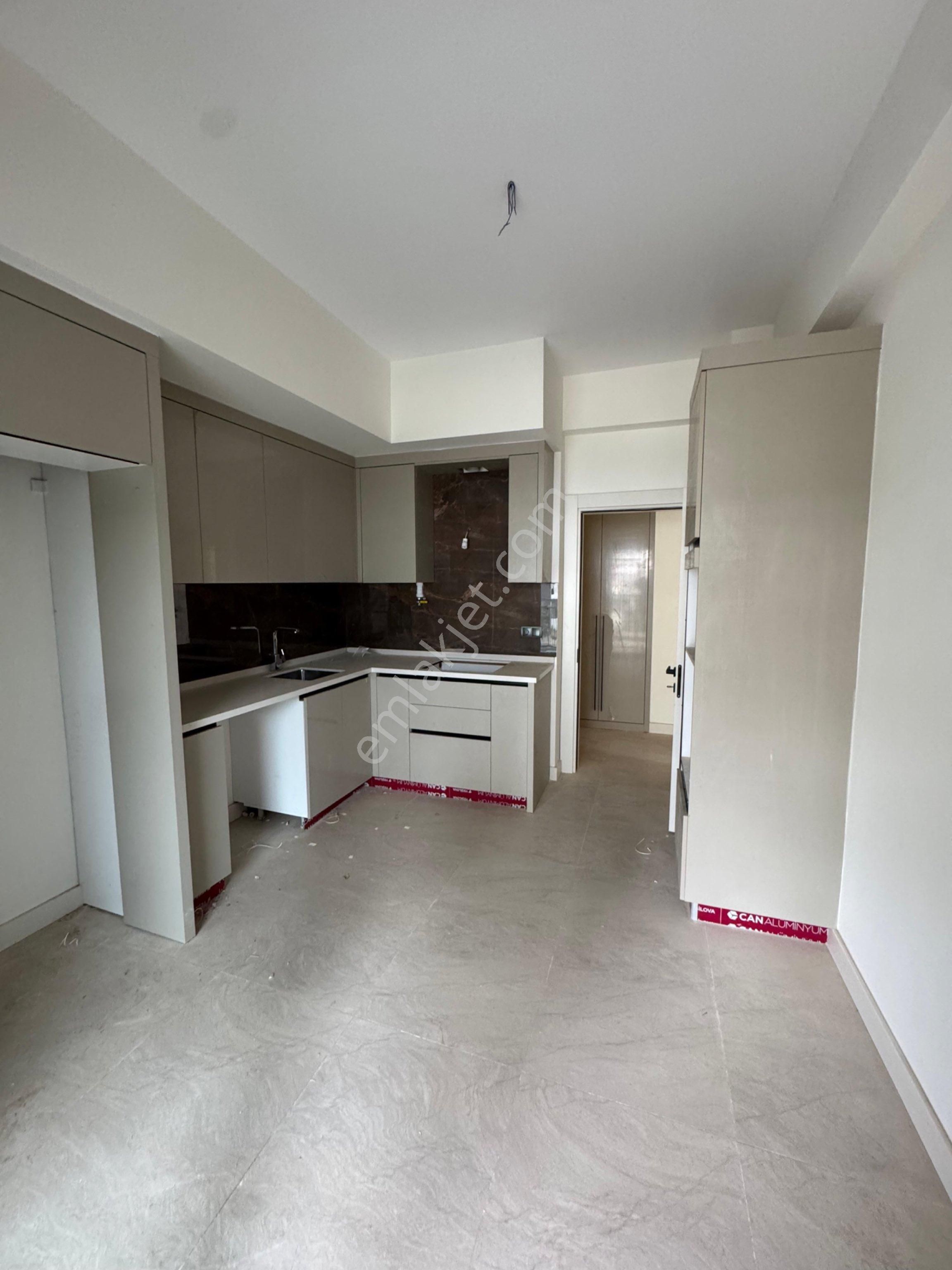 Kuşadasında 3+1 Kapalı Mutfaklı Havuzlu Sitede 145m2 Kullanımlı Daire - Görsel 13