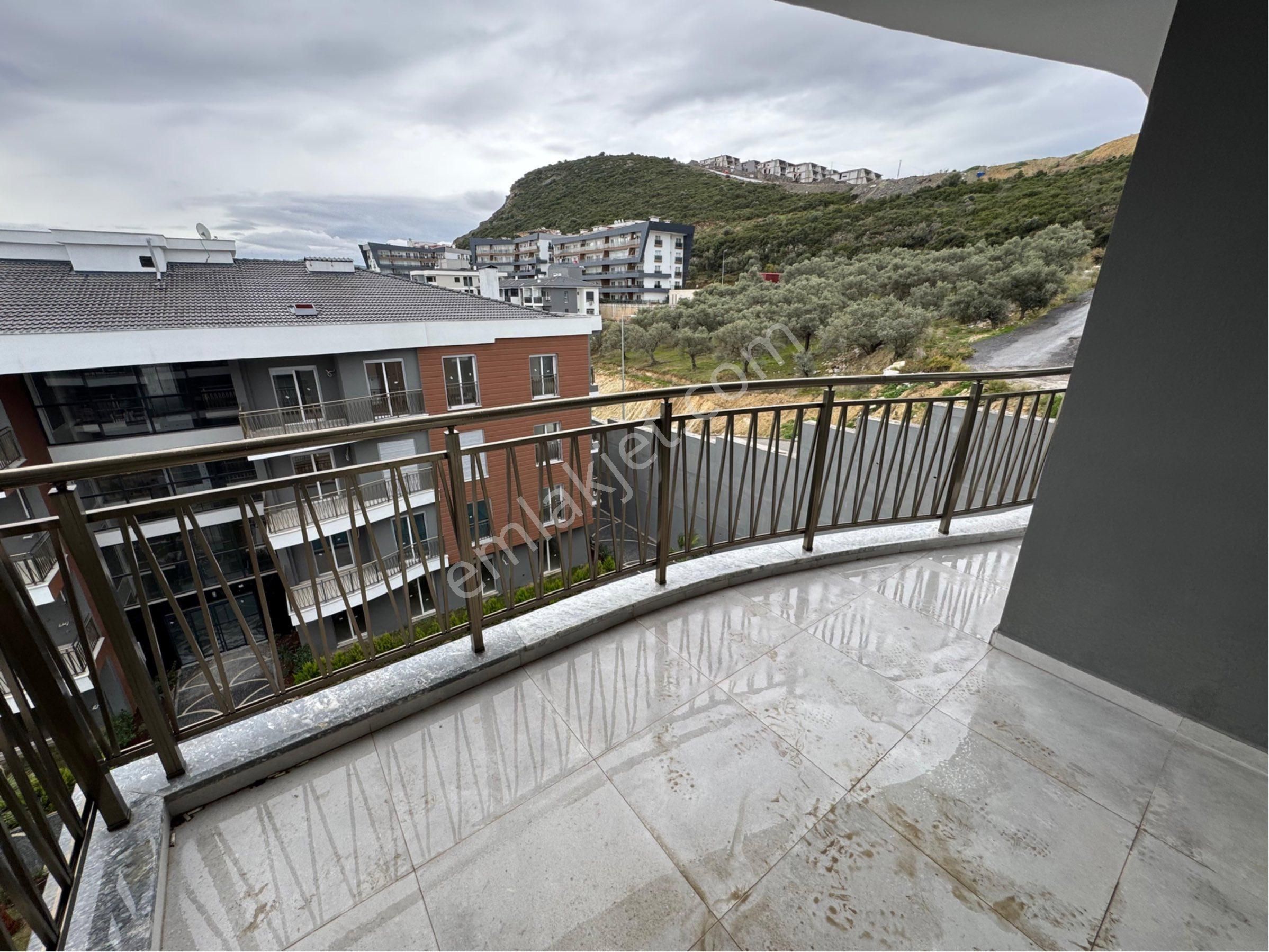 Kuşadasında 3+1 Kapalı Mutfaklı Havuzlu Sitede 145m2 Kullanımlı Daire - Görsel 34