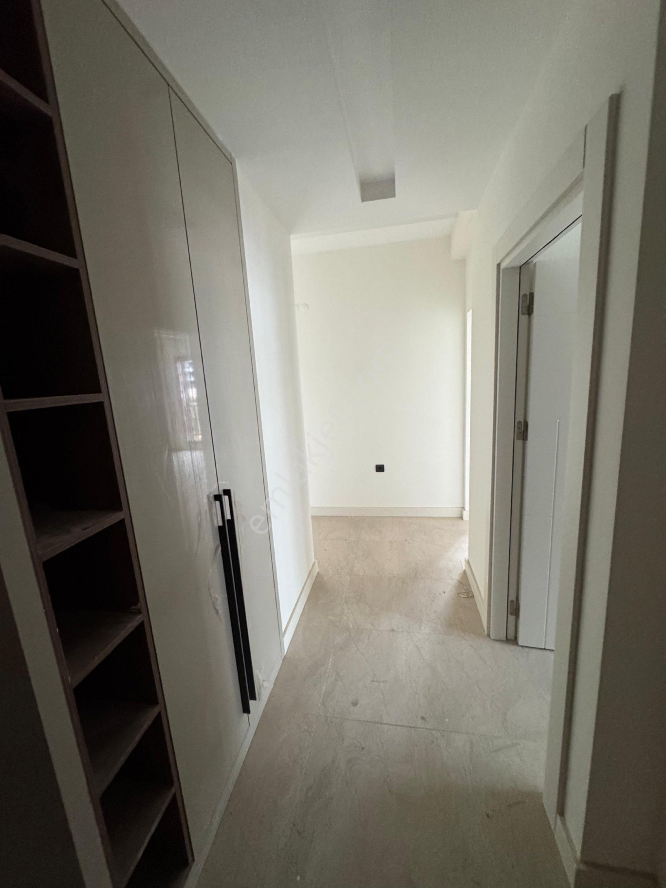 Kuşadasında 3+1 Kapalı Mutfaklı Havuzlu Sitede 145m2 Kullanımlı Daire - Görsel 9