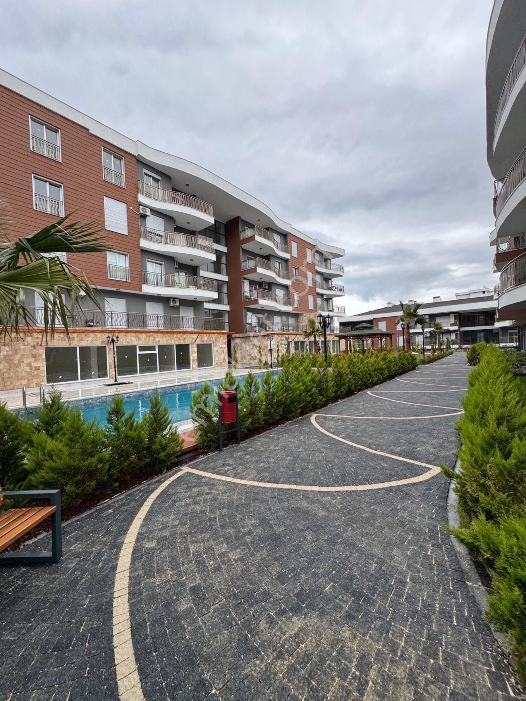 Kuşadasında 3+1 Kapalı Mutfaklı Havuzlu Sitede 145m2 Kullanımlı Daire - Görsel 33