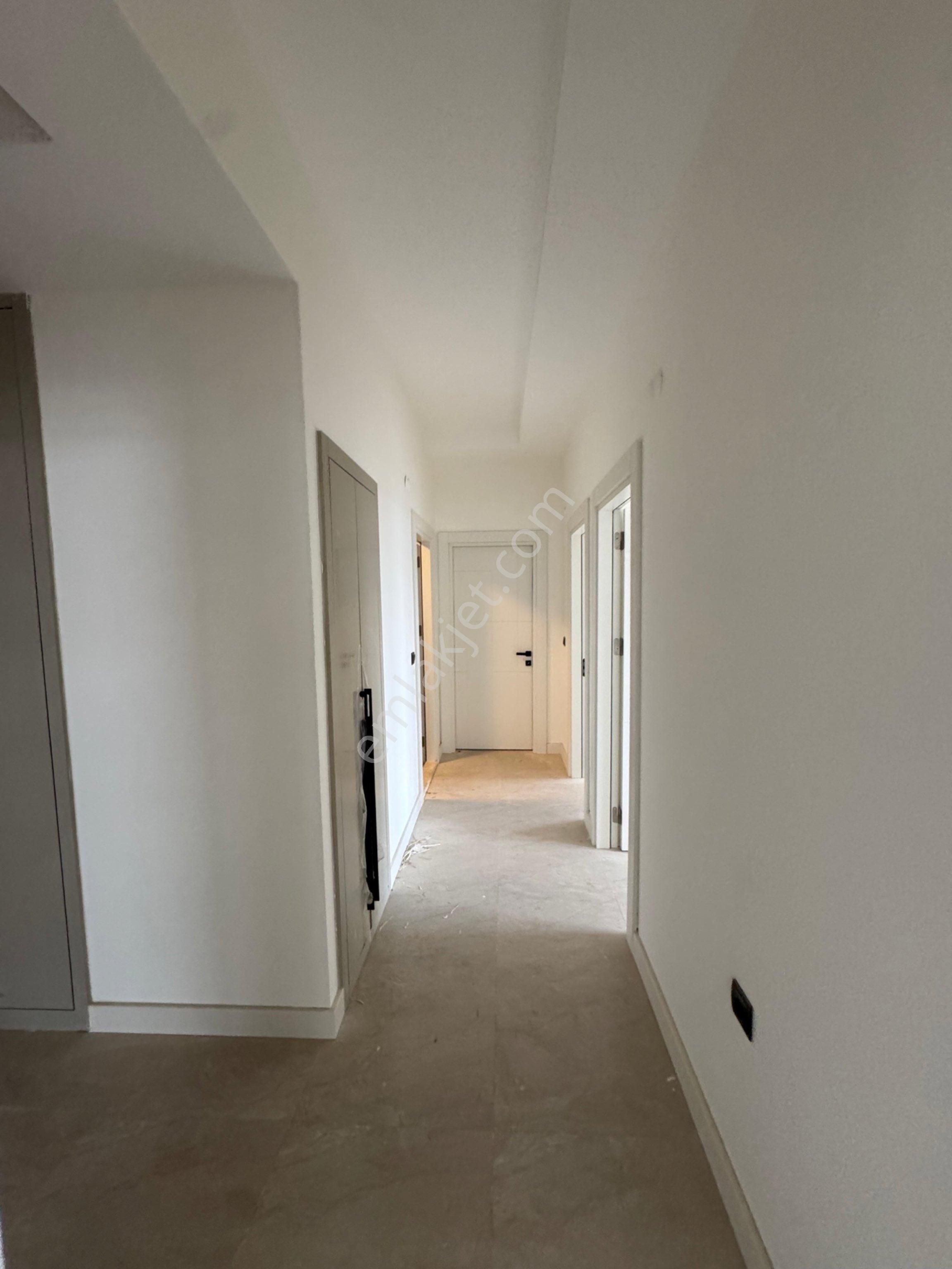 Kuşadasında 3+1 Kapalı Mutfaklı Havuzlu Sitede 145m2 Kullanımlı Daire - Görsel 19