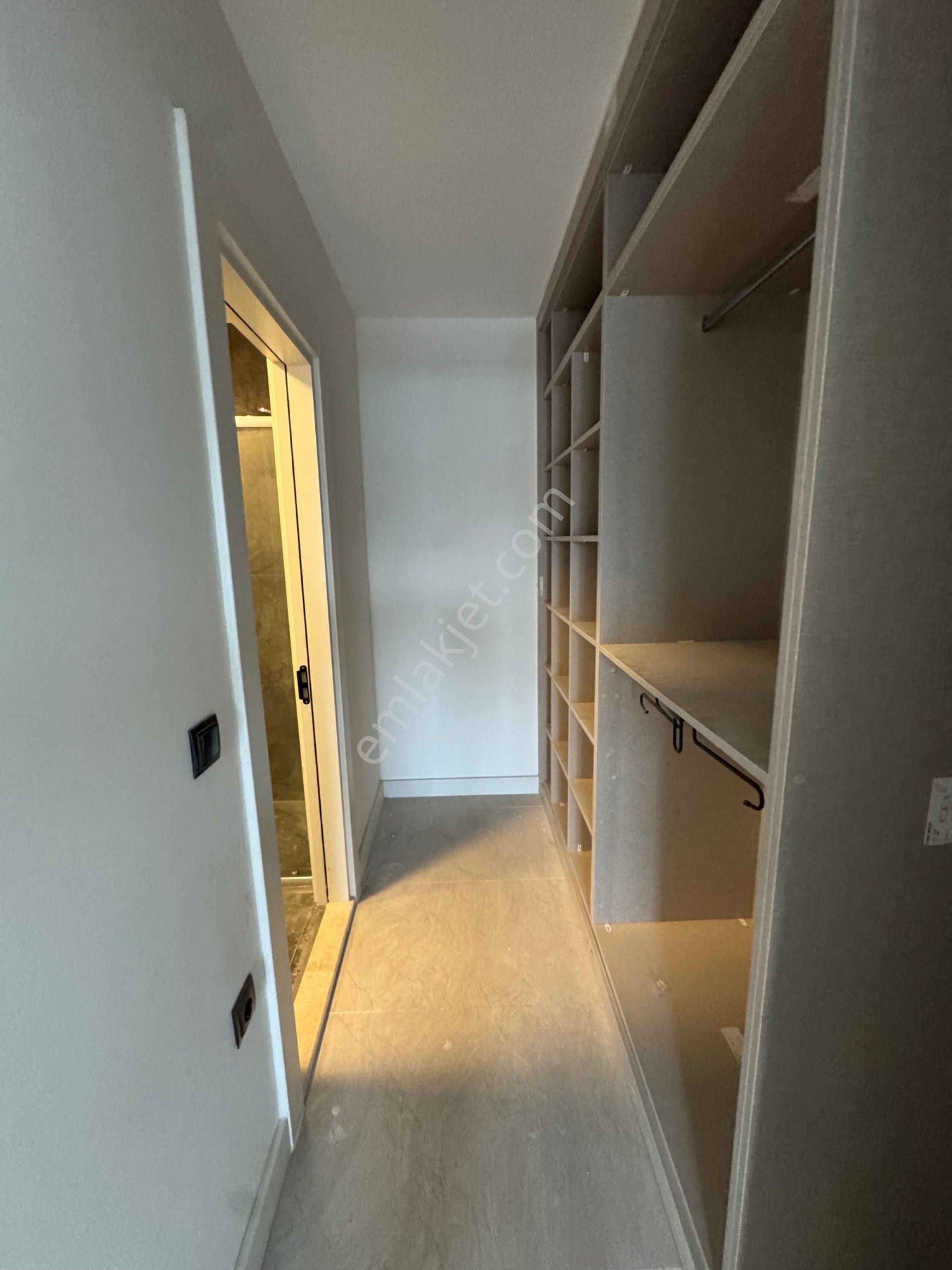 Kuşadasında 3+1 Kapalı Mutfaklı Havuzlu Sitede 145m2 Kullanımlı Daire - Görsel 23