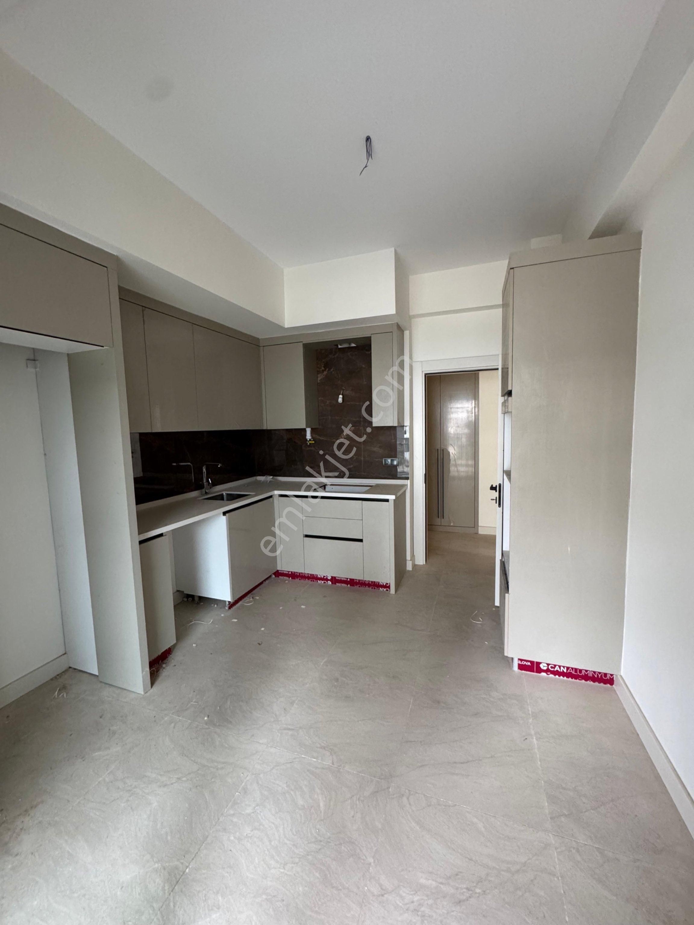 Kuşadasında 3+1 Kapalı Mutfaklı Havuzlu Sitede 145m2 Kullanımlı Daire - Görsel 18