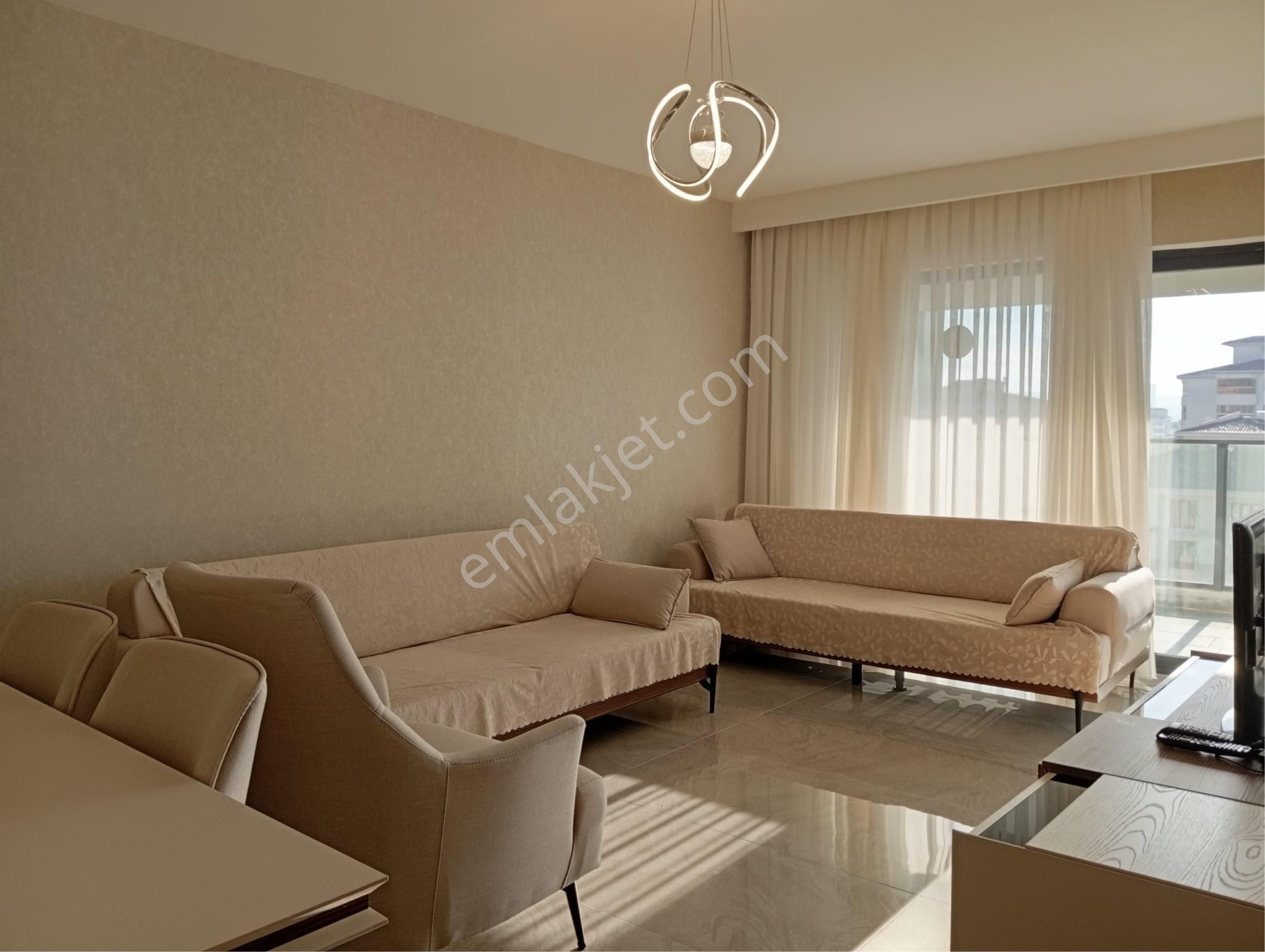 Cadde Üzerinde Süper Lüks Ara Kat 2+1 Satılık Daire