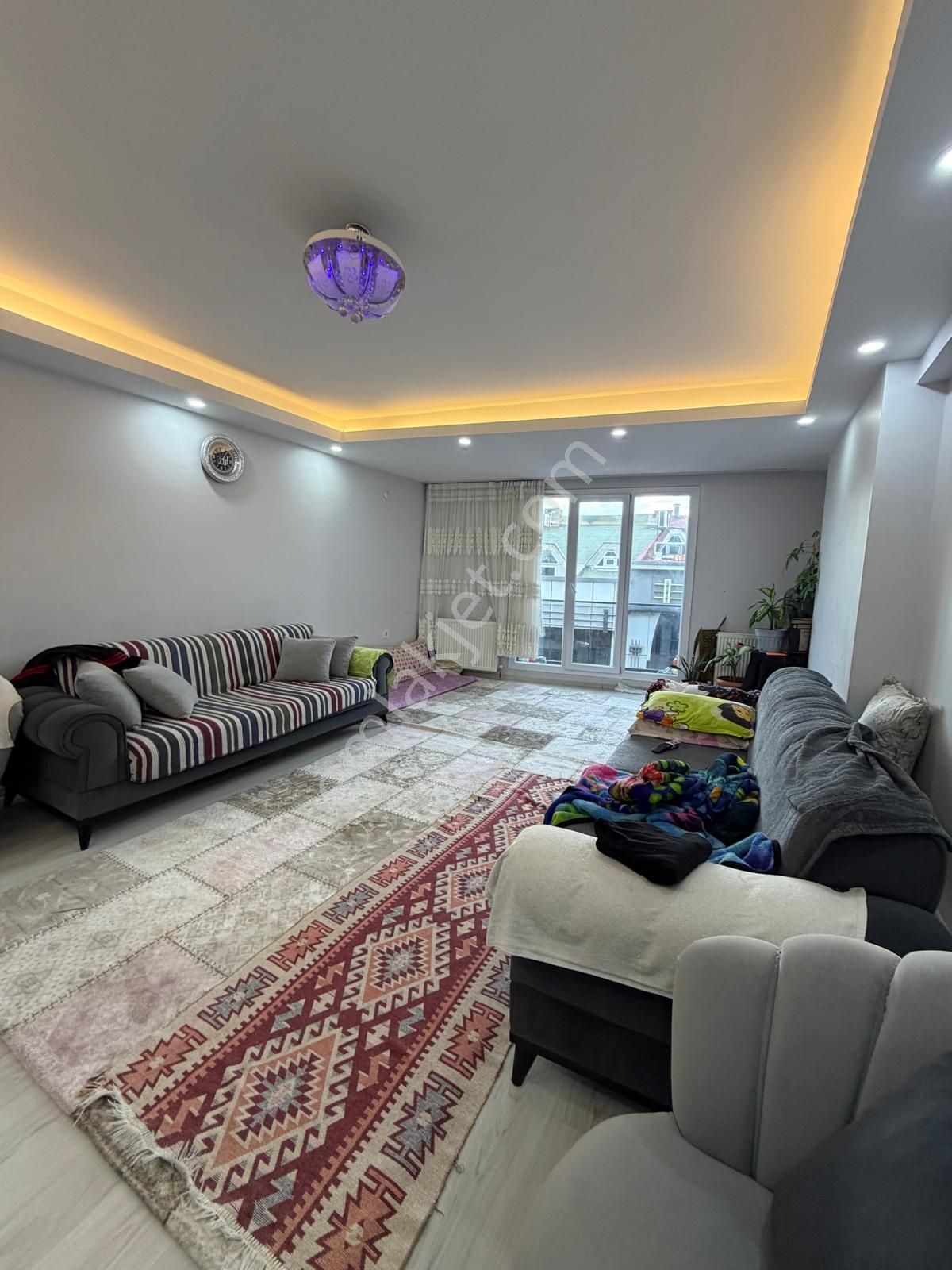 Beştelsizde Cadde Üzeri 3+1 Satılık Daire - Görsel 2