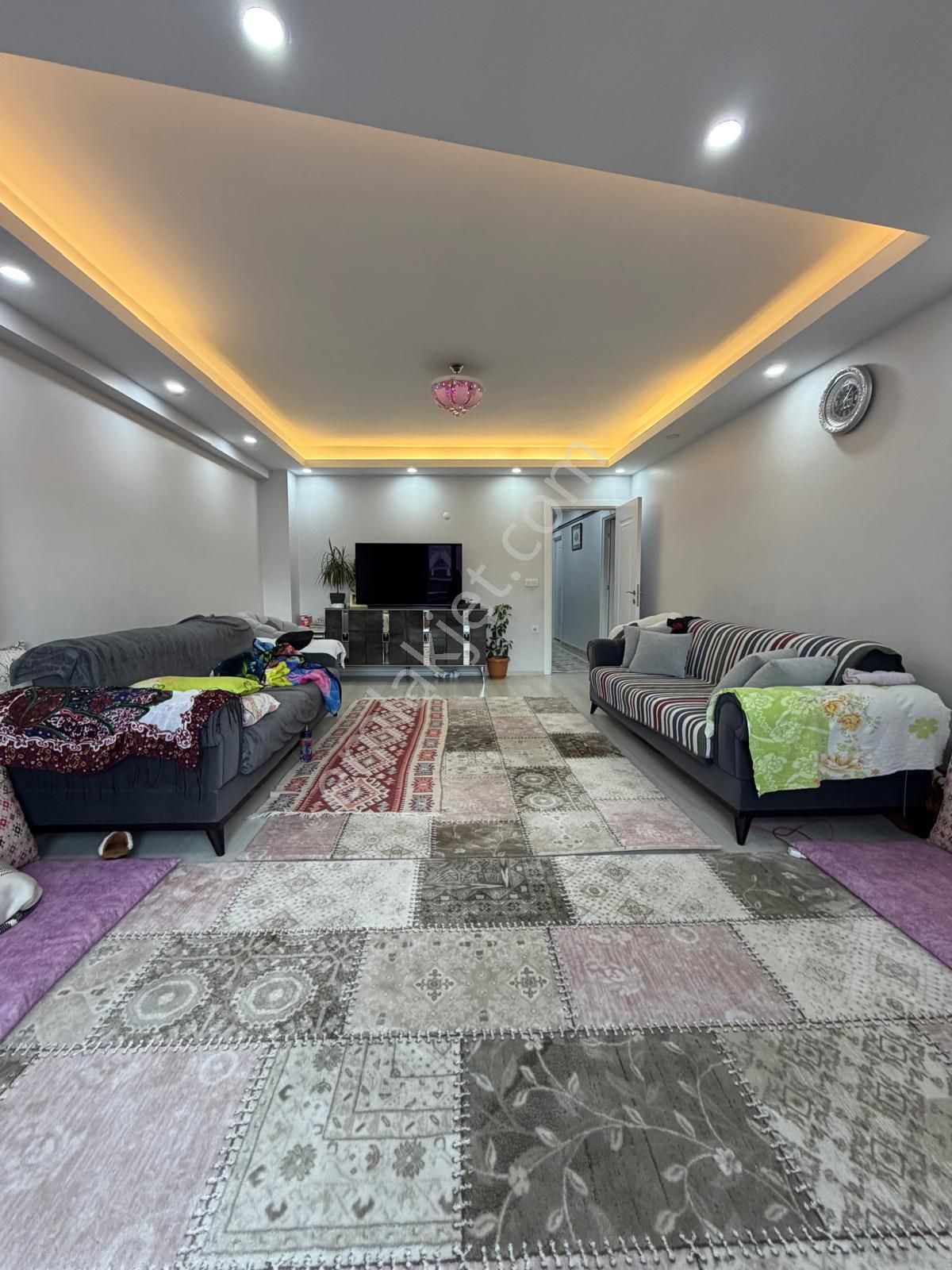 Beştelsizde Cadde Üzeri 3+1 Satılık Daire - Görsel 4