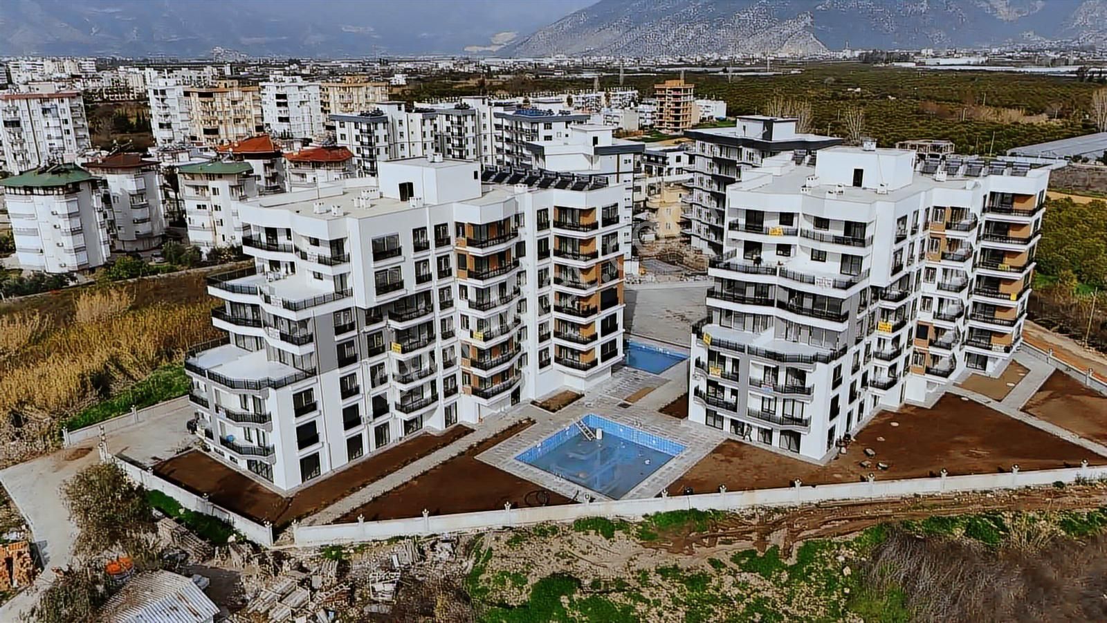 Gökhan Gökdemirden Site İçi Deniz Manzaralı Rezidans 1+1 Daire