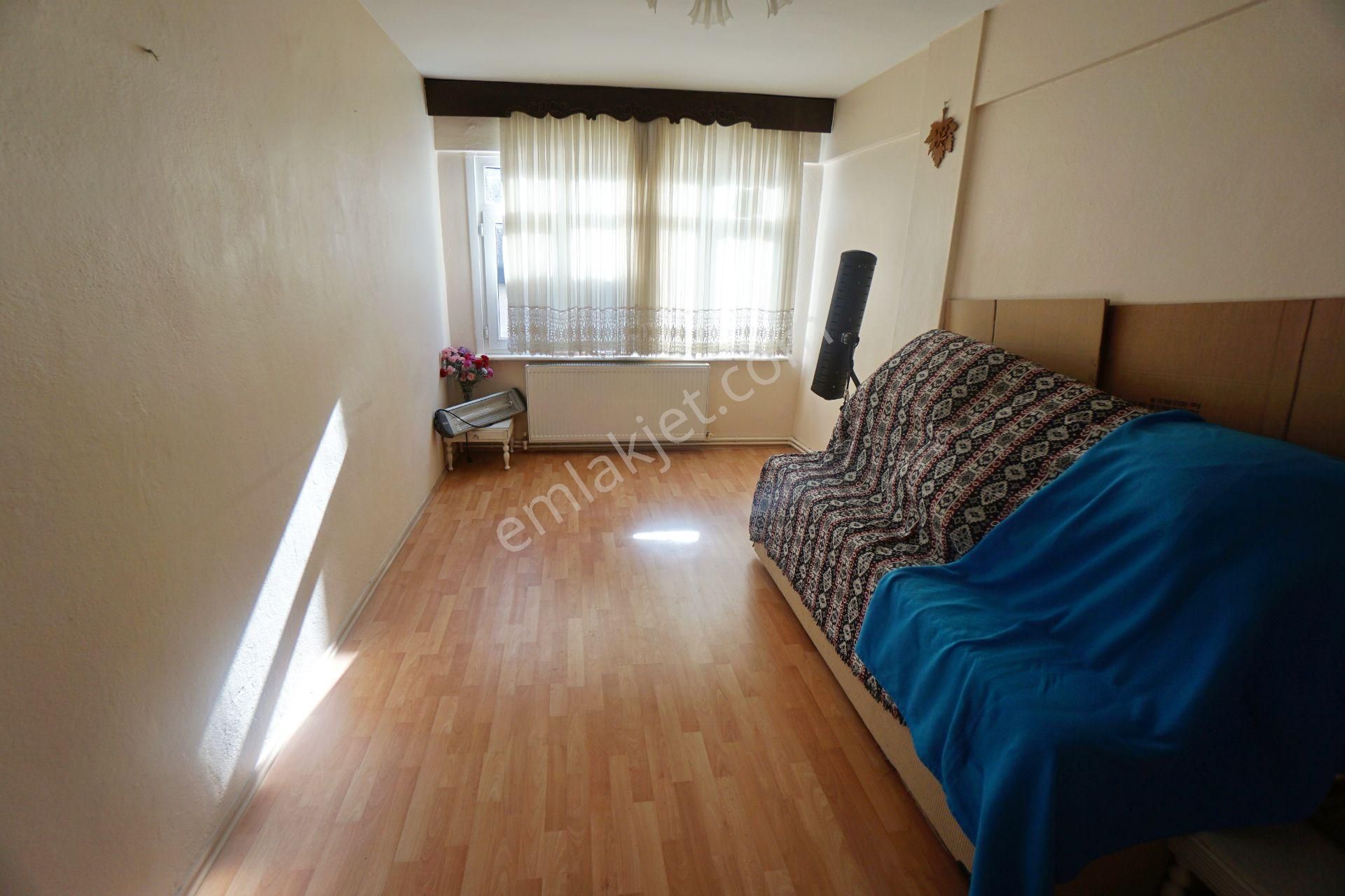 Meral R6401 Pakten Sk Metrobüse 5 Dk Marmaraya 10 Dk Mesafede Temiz 2+1 - Görsel 14