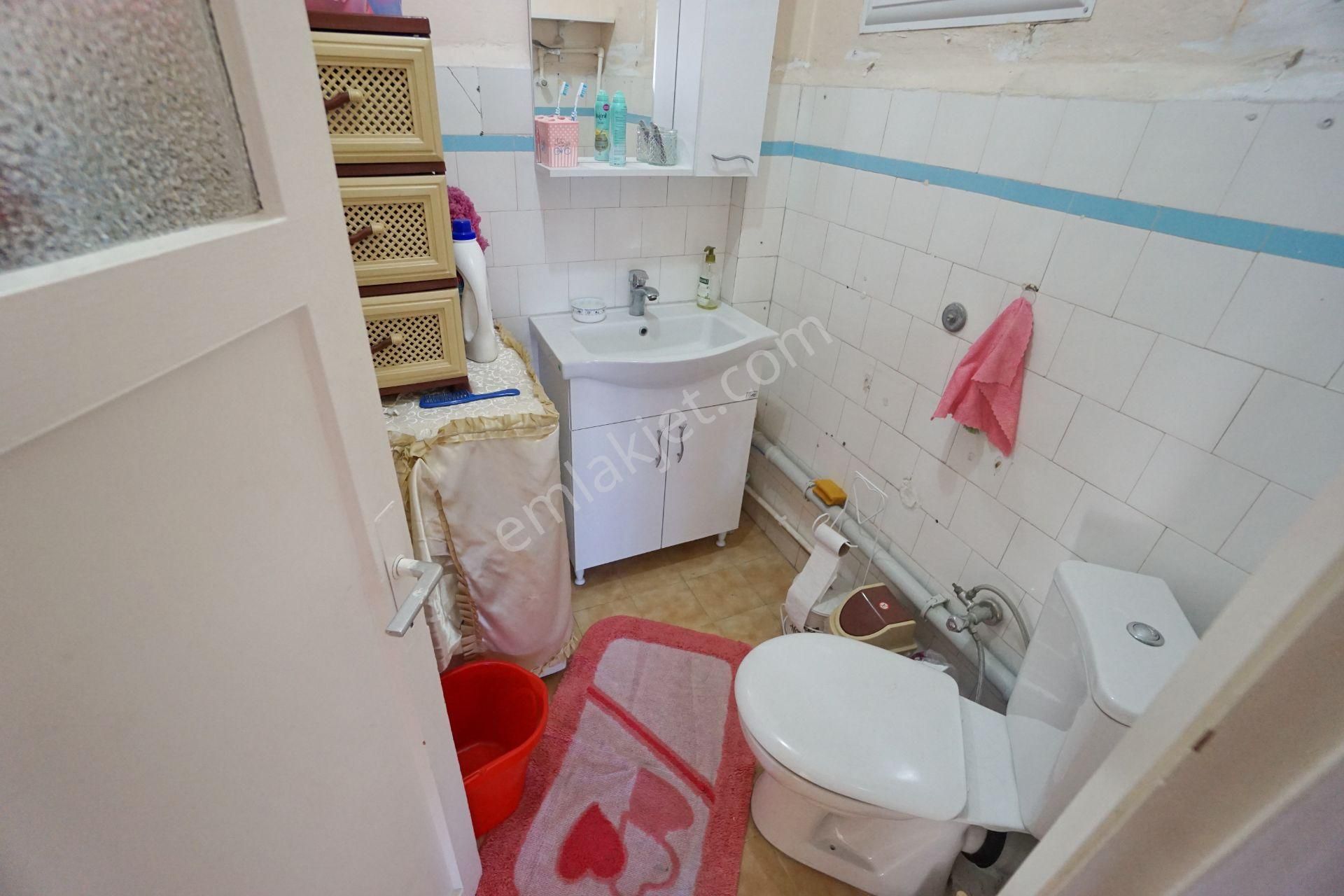 Meral R6401 Pakten Sk Metrobüse 5 Dk Marmaraya 10 Dk Mesafede Temiz 2+1 - Görsel 18