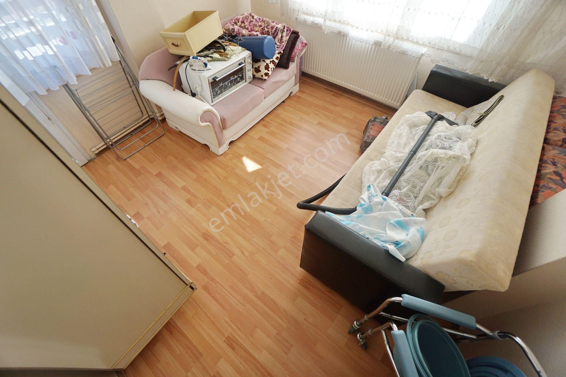 Meral R6401 Pakten Sk Metrobüse 5 Dk Marmaraya 10 Dk Mesafede Temiz 2+1 - Görsel 6