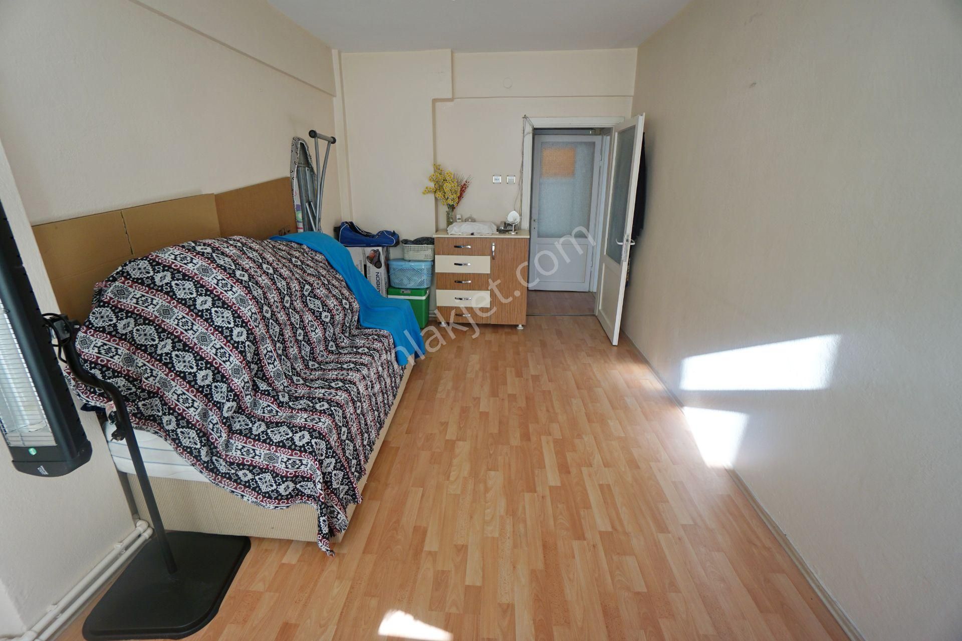 Meral R6401 Pakten Sk Metrobüse 5 Dk Marmaraya 10 Dk Mesafede Temiz 2+1 - Görsel 16