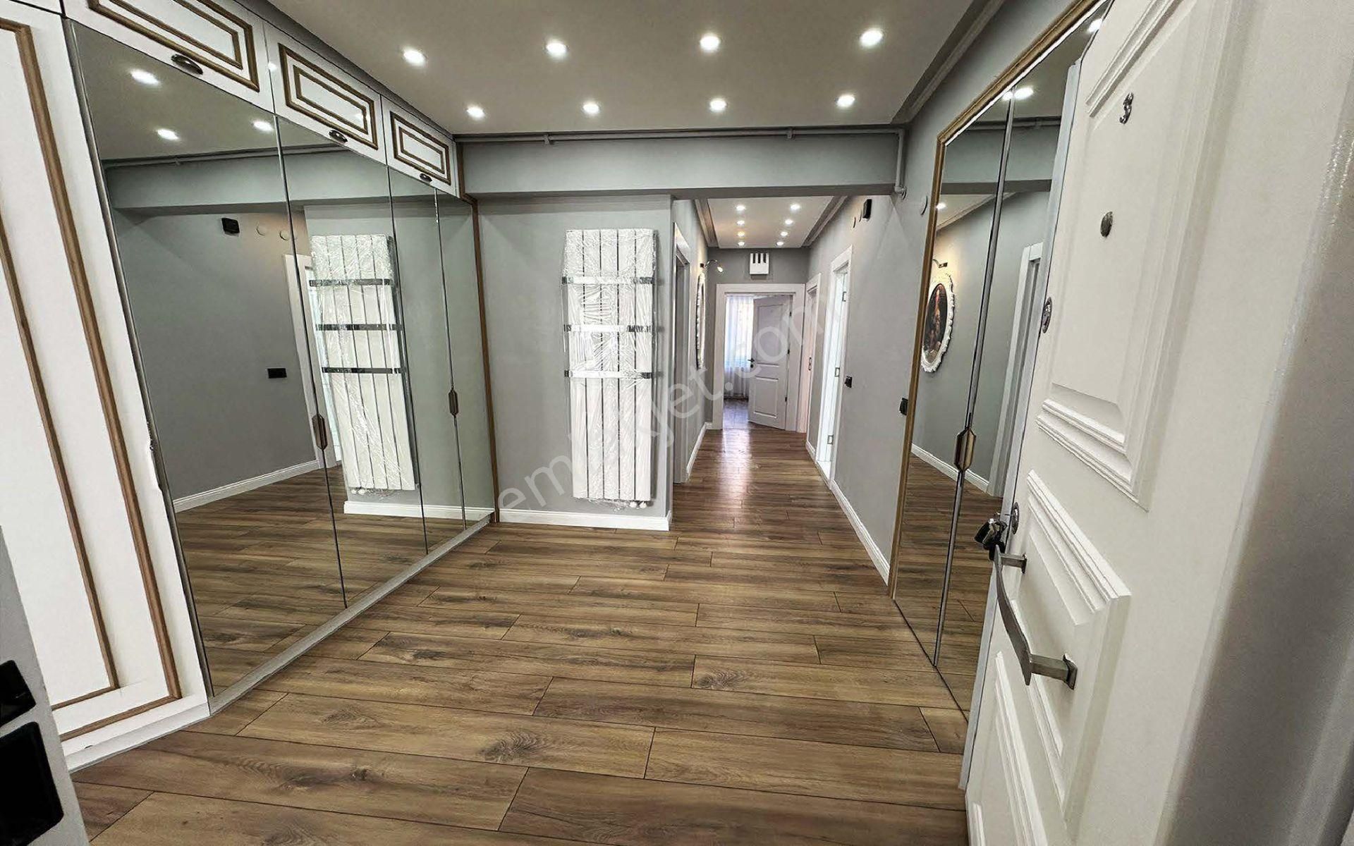 Lara Çağlayanda Kolejler Yakını Şık Mimar Tasarımlı 3+1 Daire - Görsel 11