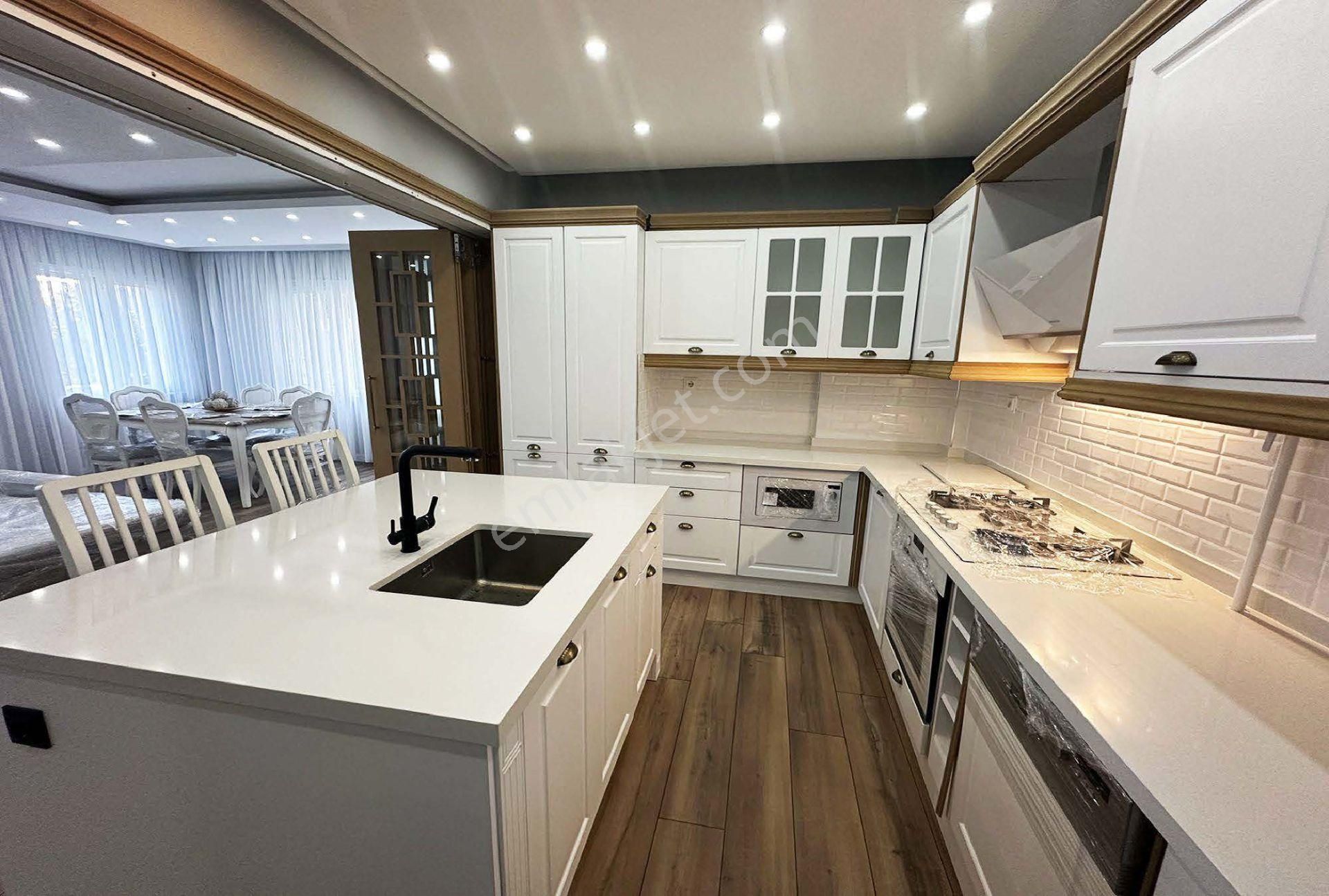 Lara Çağlayanda Kolejler Yakını Şık Mimar Tasarımlı 3+1 Daire - Görsel 8