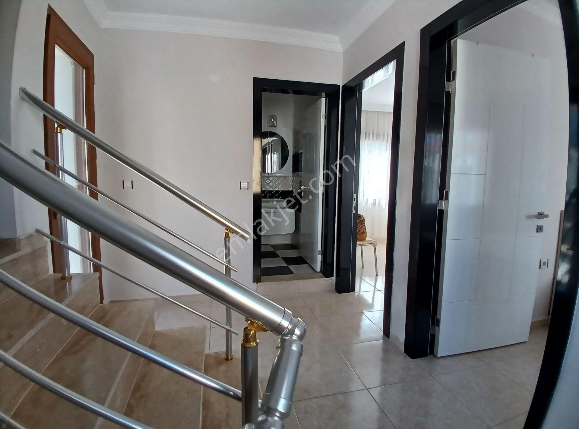 Havuzlu Site İçi Tam Müstakil Geniş Bahçeli Villa - Görsel 33