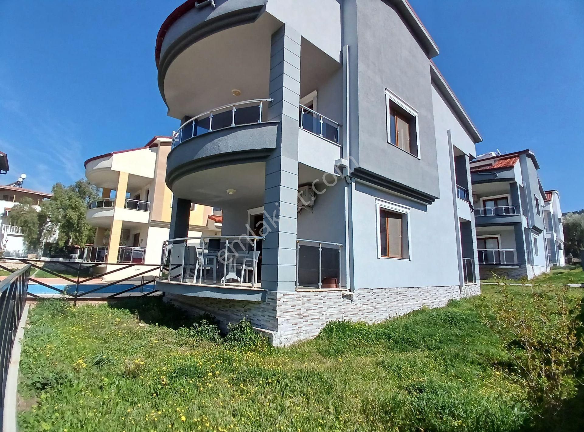 Havuzlu Site İçi Tam Müstakil Geniş Bahçeli Villa - Görsel 3