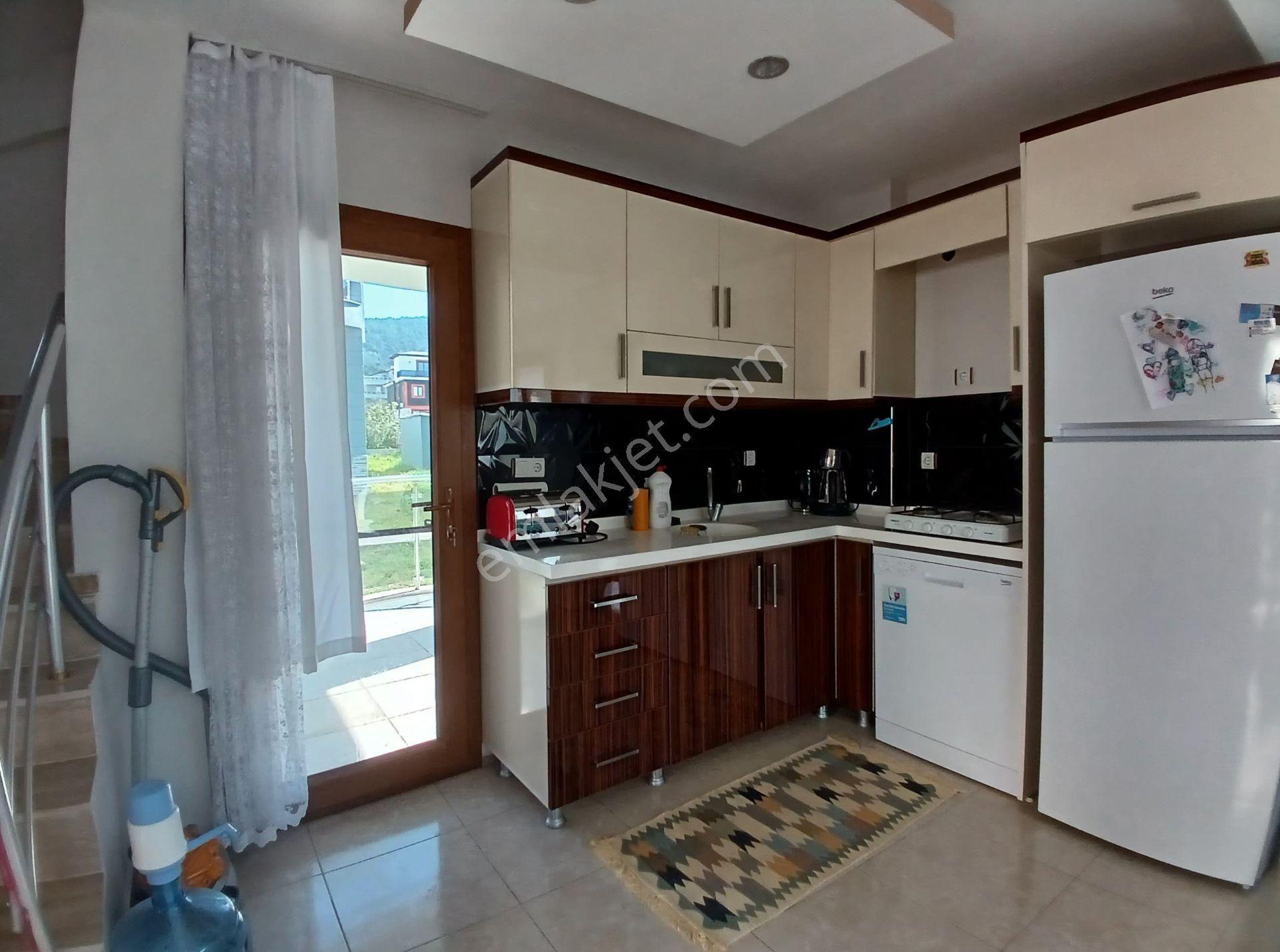 Havuzlu Site İçi Tam Müstakil Geniş Bahçeli Villa - Görsel 34