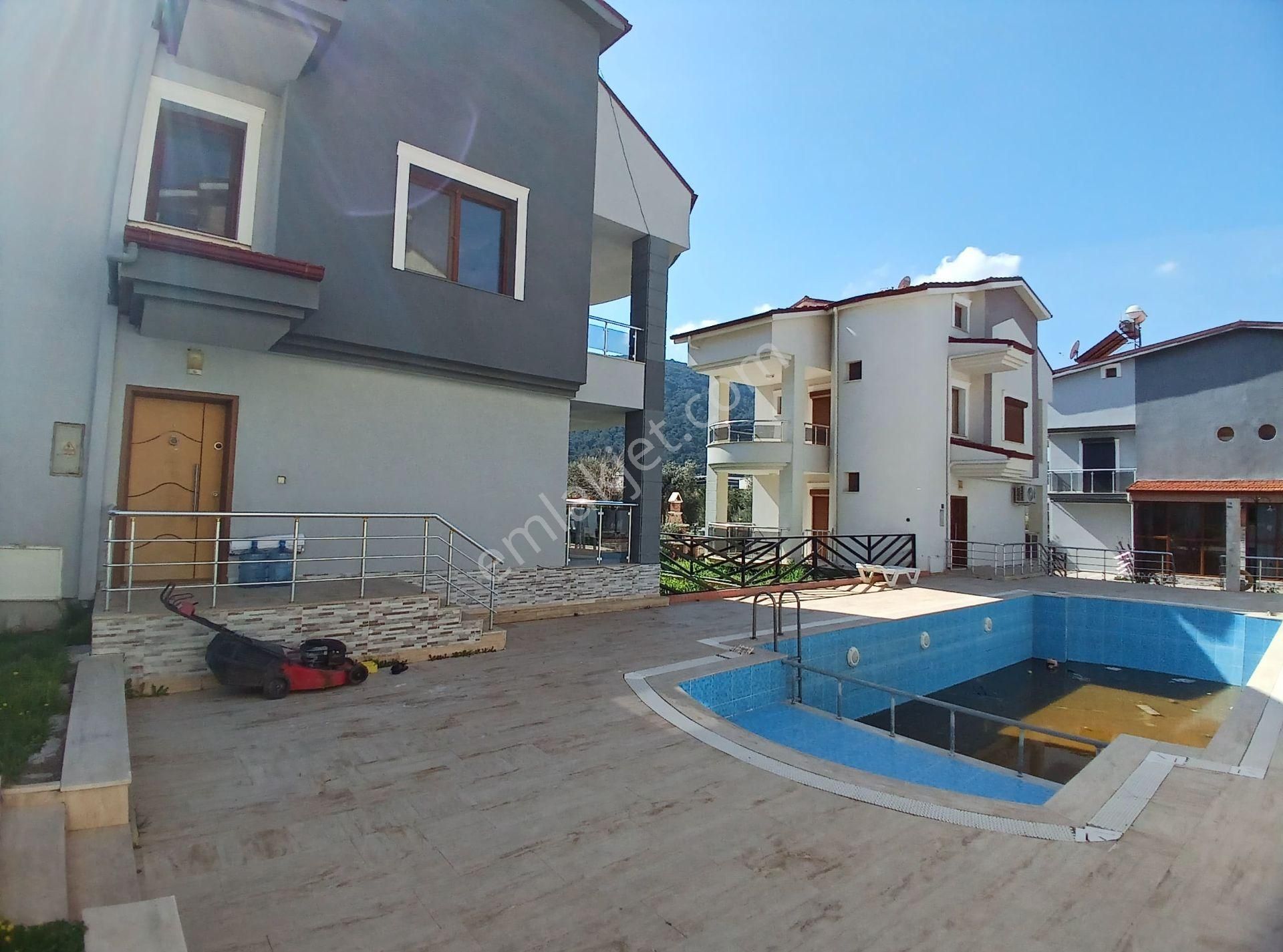 Havuzlu Site İçi Tam Müstakil Geniş Bahçeli Villa - Görsel 8