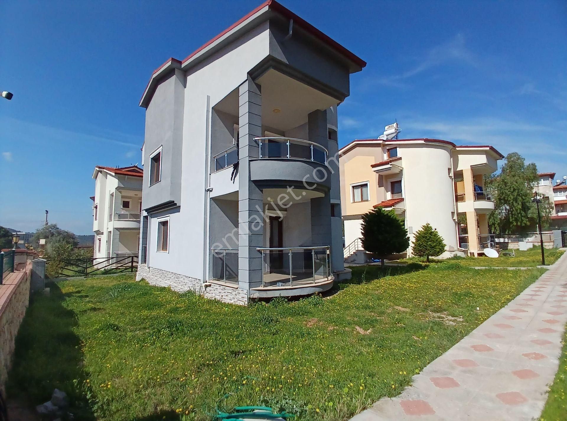 Havuzlu Site İçi Tam Müstakil Geniş Bahçeli Villa - Görsel 10