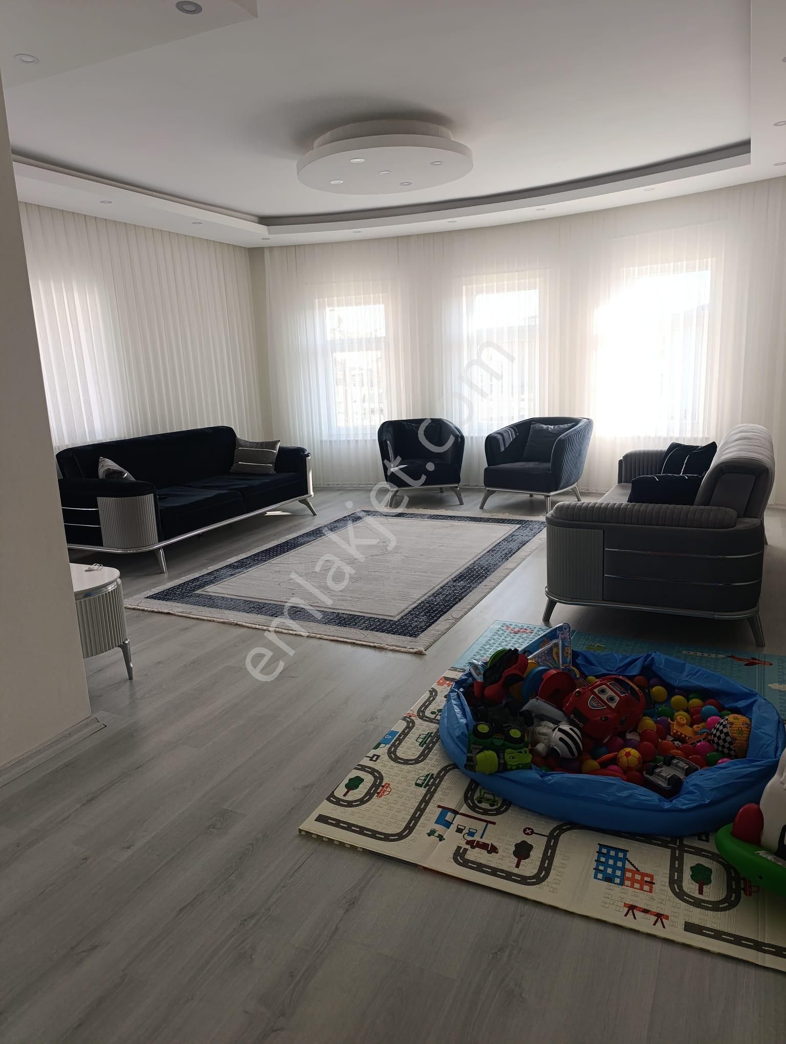 Şarkışla Hsk Rönesans Emlaktan Satılık Yeni Mahallede 3 Katlı 3+1 Komple Bina - Görsel 8