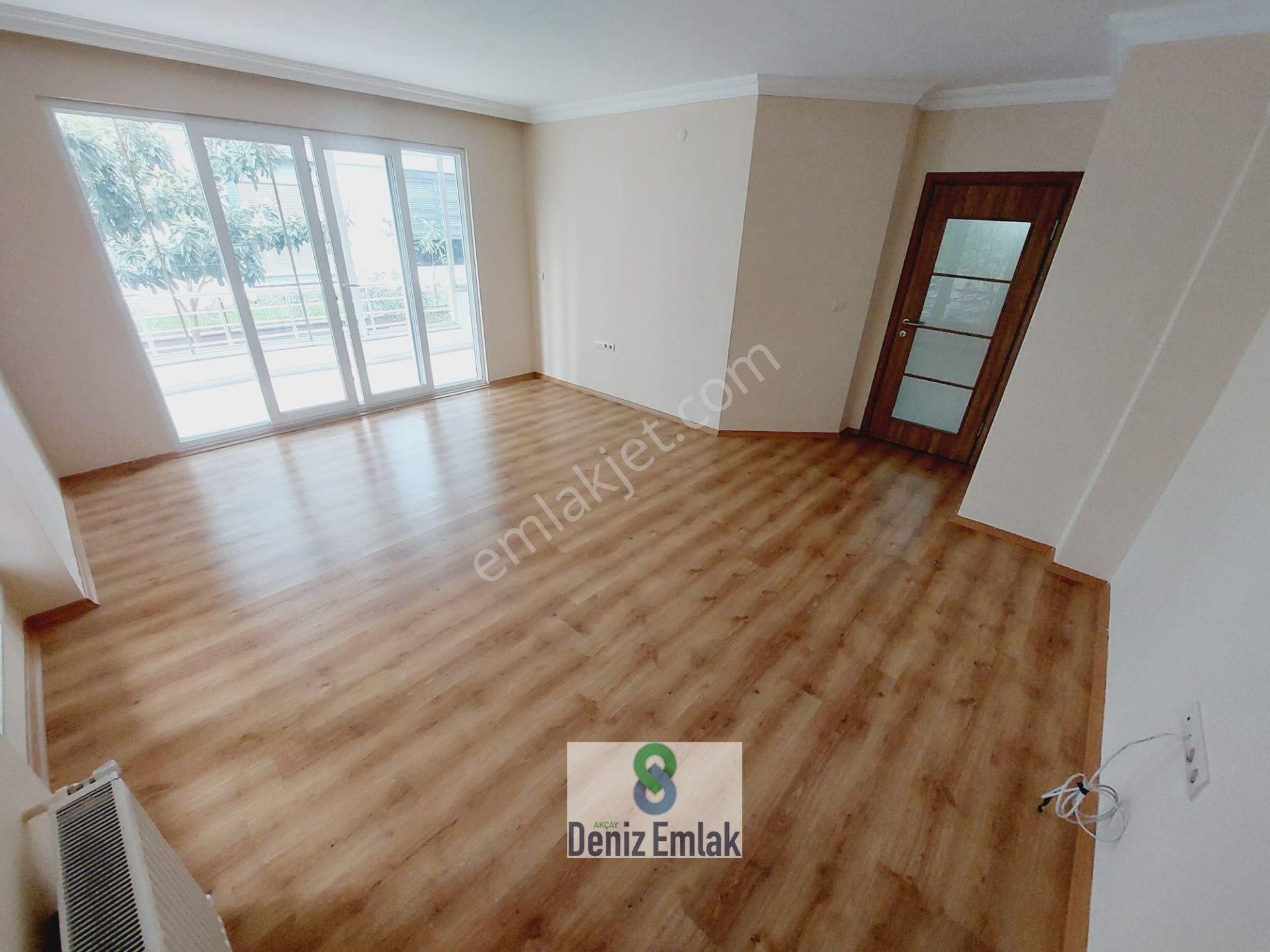 Denizden Akçayda Yeni Binada Müstakil Tadında Geniş Satılık 3+1 Daire.