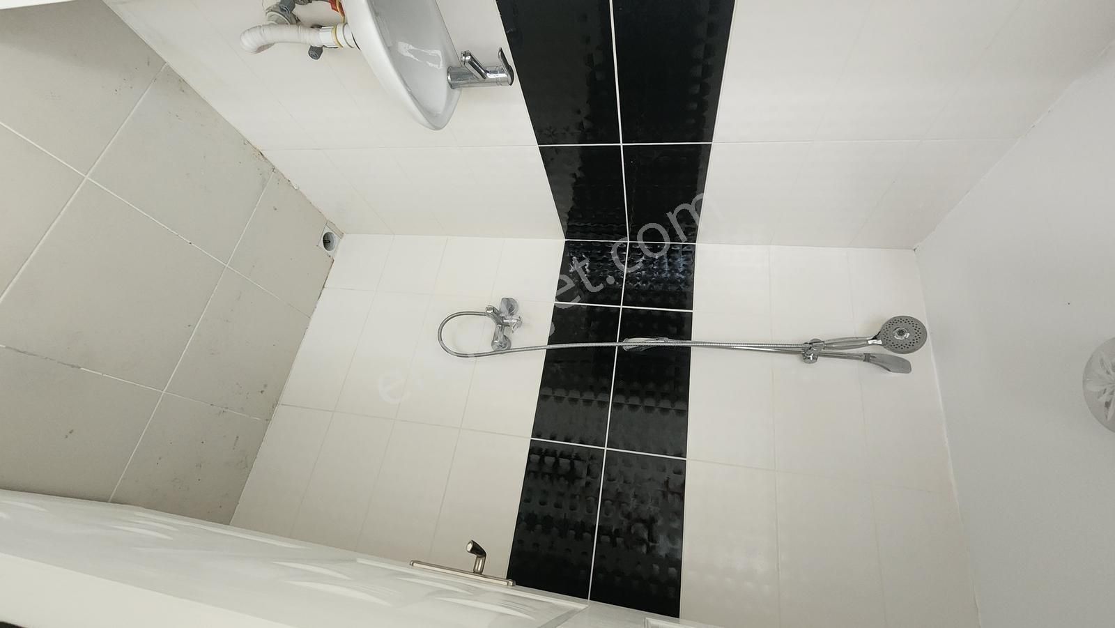 Kariyer'den Yenimah Fera Sitesi 3+1 İçi Yapılı Zemin Kat Kiralık - Görsel 29