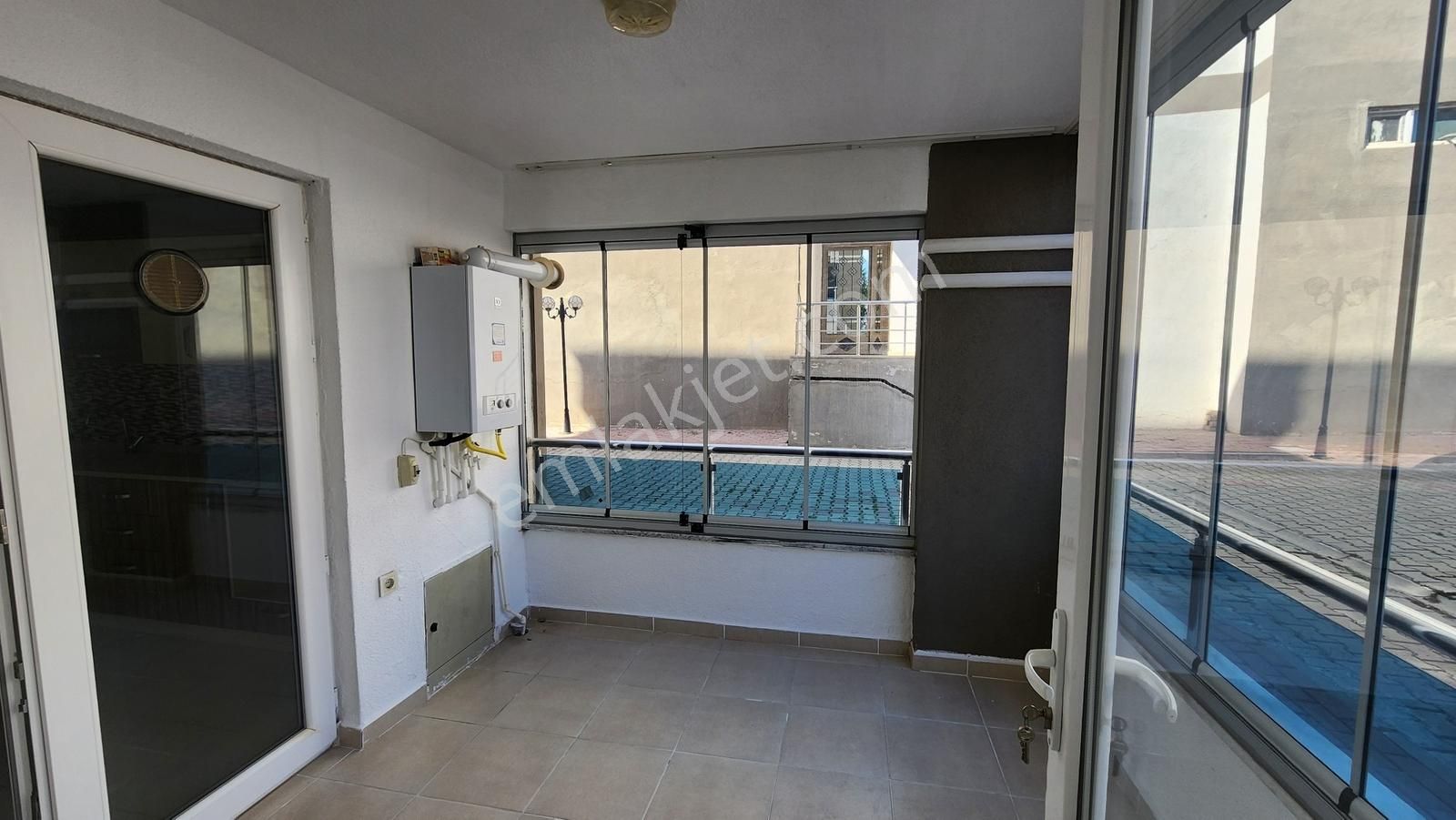Kariyer'den Yenimah Fera Sitesi 3+1 İçi Yapılı Zemin Kat Kiralık - Görsel 3