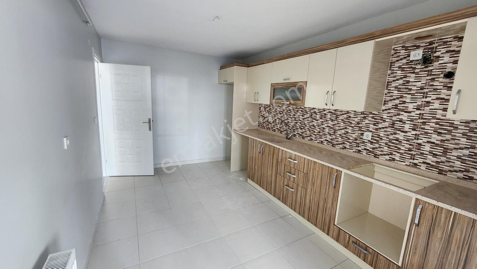 Kariyer'den Yenimah Fera Sitesi 3+1 İçi Yapılı Zemin Kat Kiralık - Görsel 10