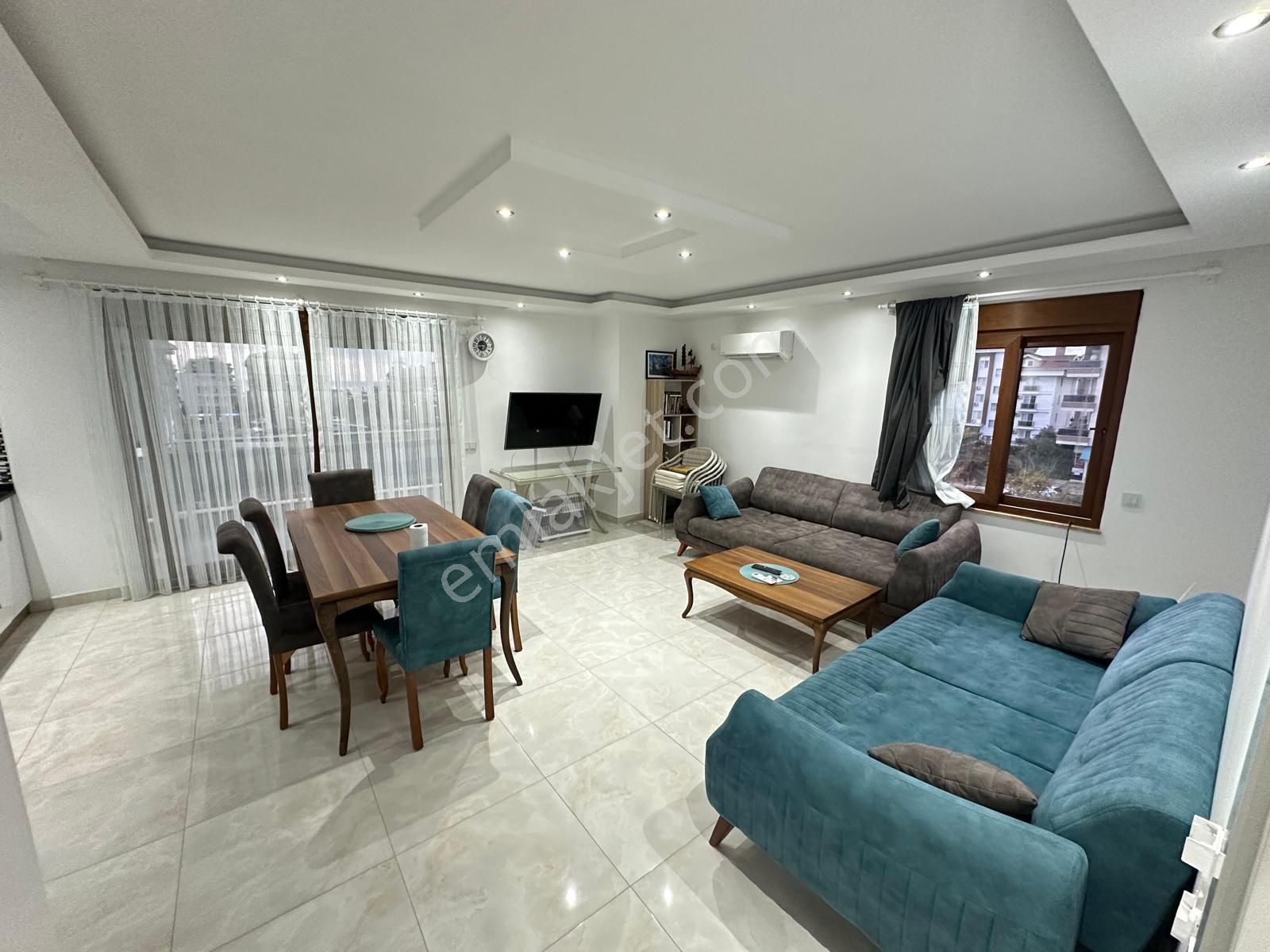 Alanya Kestel'de Denize 300 M Sosyal Aktiviteli 4+1 Dublex