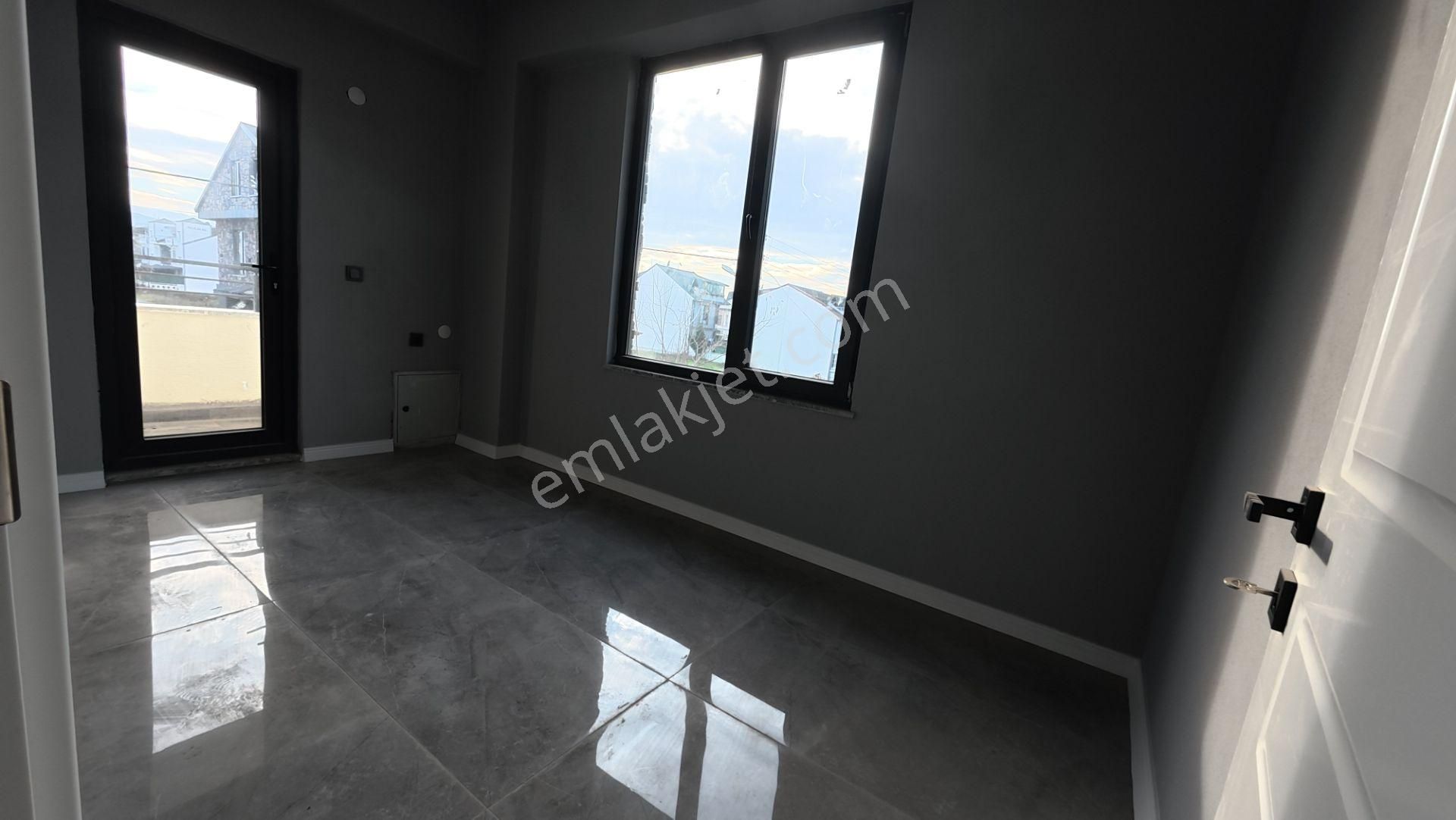 Kocaali De Modern Tasarımlı, Bahçeli 3+1 Villa - Görsel 18