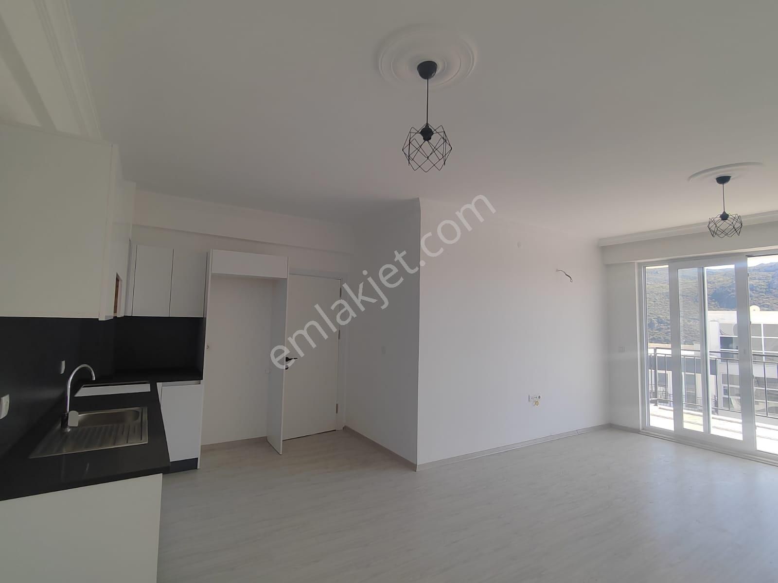 Kuşadası Kirazlı Köyü Arasında Satılık Manzaralı 3+1 Daire - Görsel 9