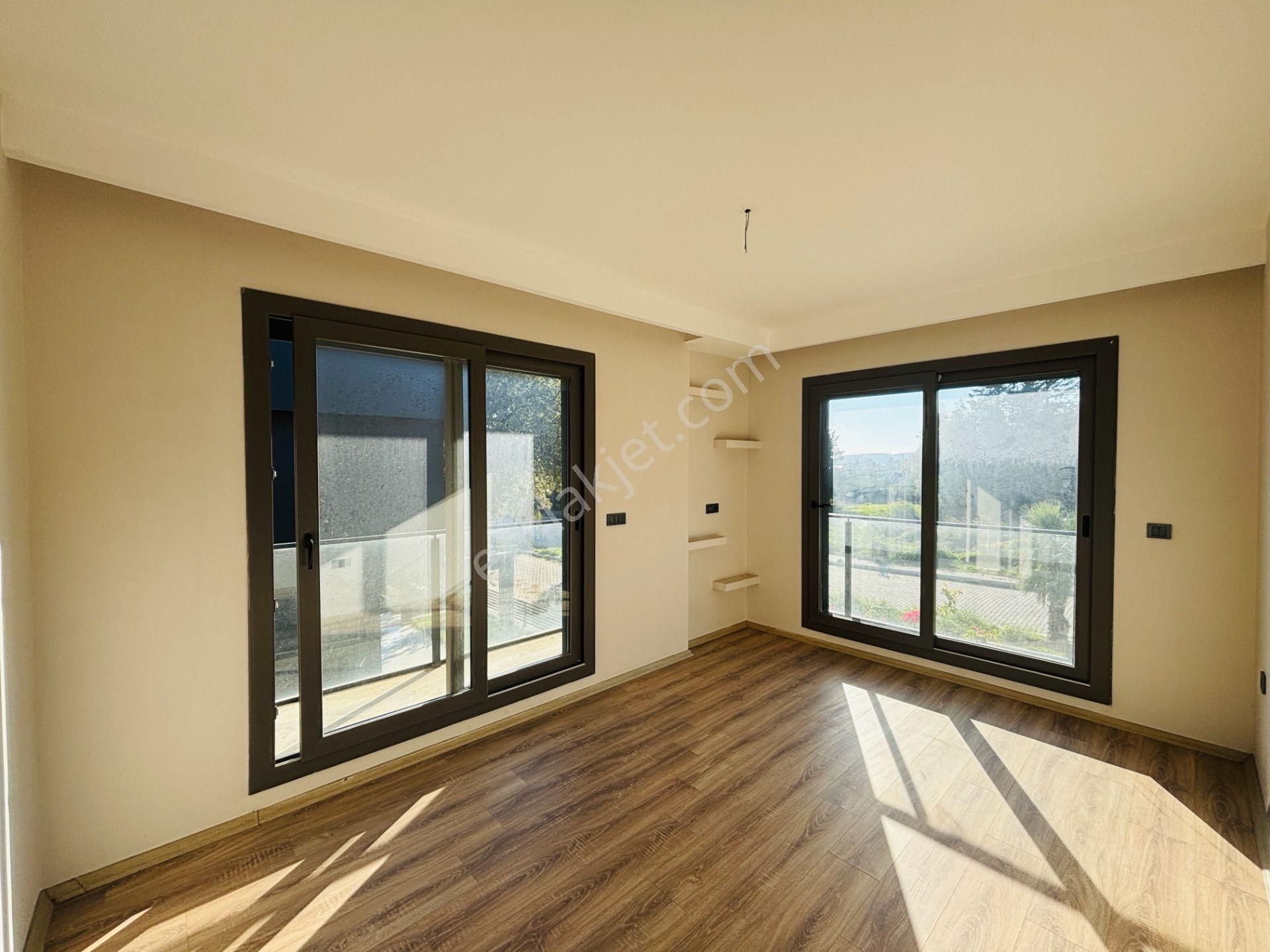 İzmir Seferihisar Atatürk Mahallesi’nde Denize Sıfır Müstakil Tapulu 3+1 Tripleks Yazlık Villa - Görsel 21