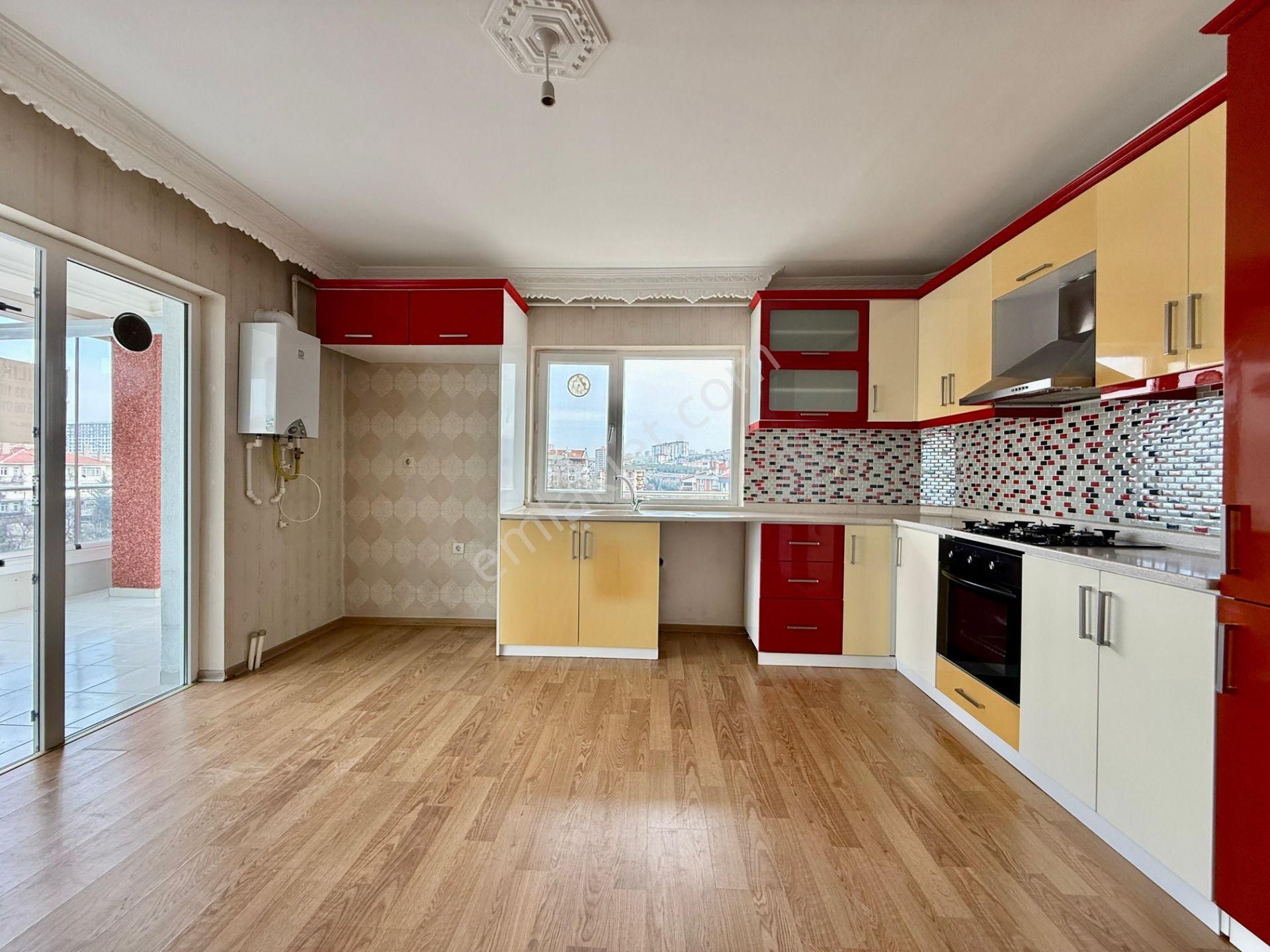 Kalecik Emlak'tan Site İçerisinde Merkezi Sistem Teras Balkonlu 3+1 - Görsel 2