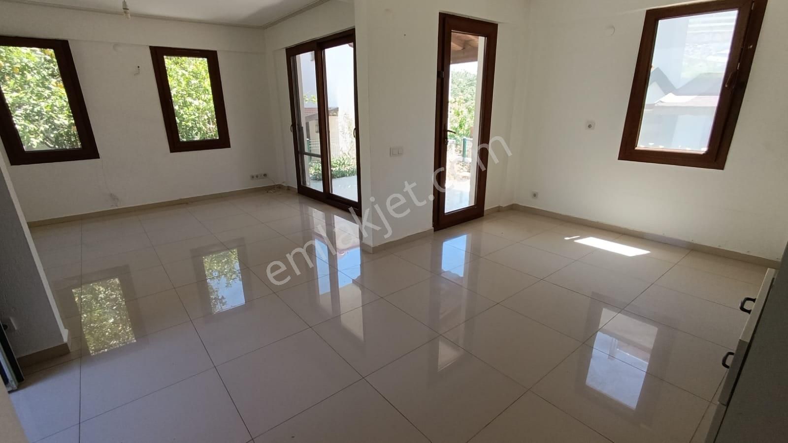 Datça'da Merkezde Kiralık Geniş Bahçeli 2+1 Tam Müstakil Ev - Görsel 13