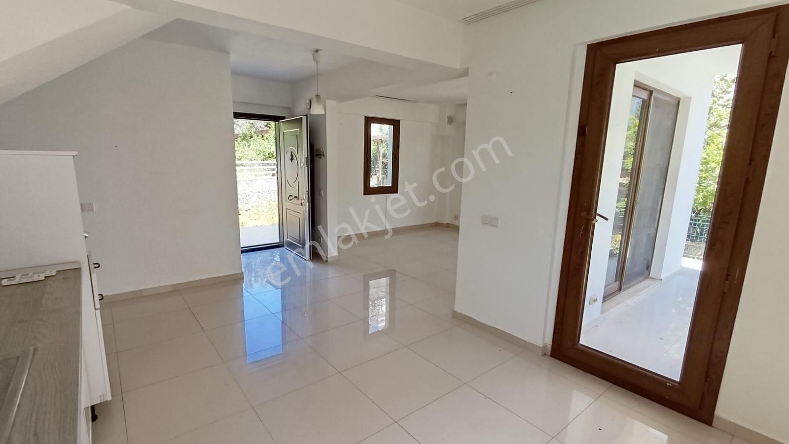 Datça'da Merkezde Kiralık Geniş Bahçeli 2+1 Tam Müstakil Ev - Görsel 15