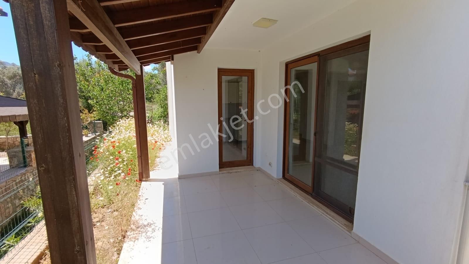 Datça'da Merkezde Kiralık Geniş Bahçeli 2+1 Tam Müstakil Ev - Görsel 10