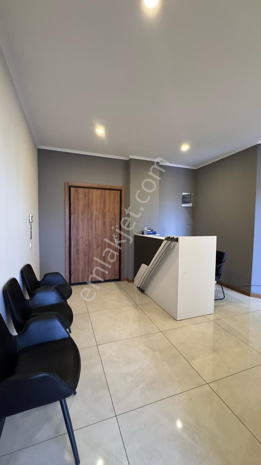 Alanya Çevre Yolu Üzerinde Plaza Bölgesinde Devren Kiralık Office